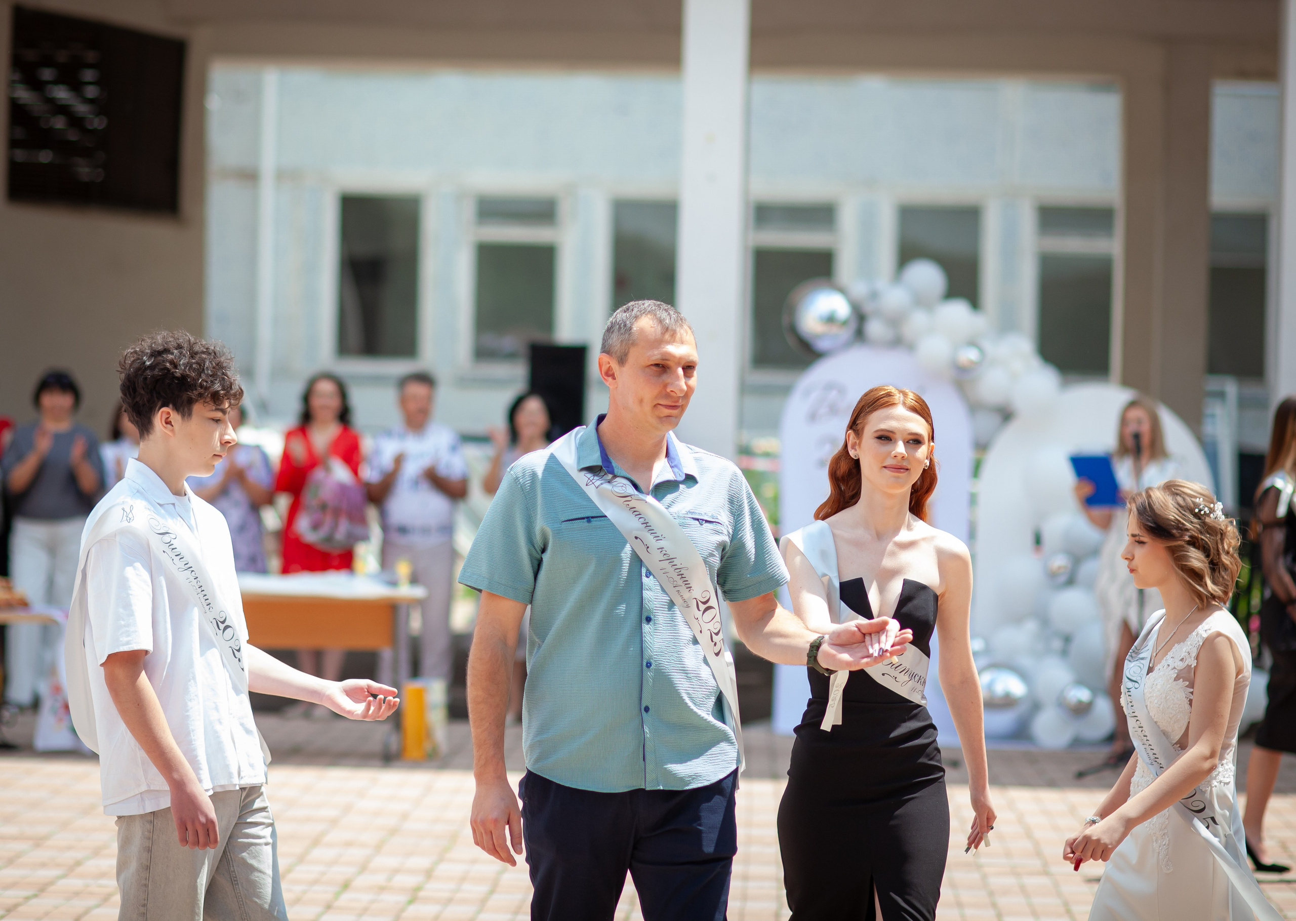Пример фотосессии последний звонок и выпускной 11А, все в куче по очереди