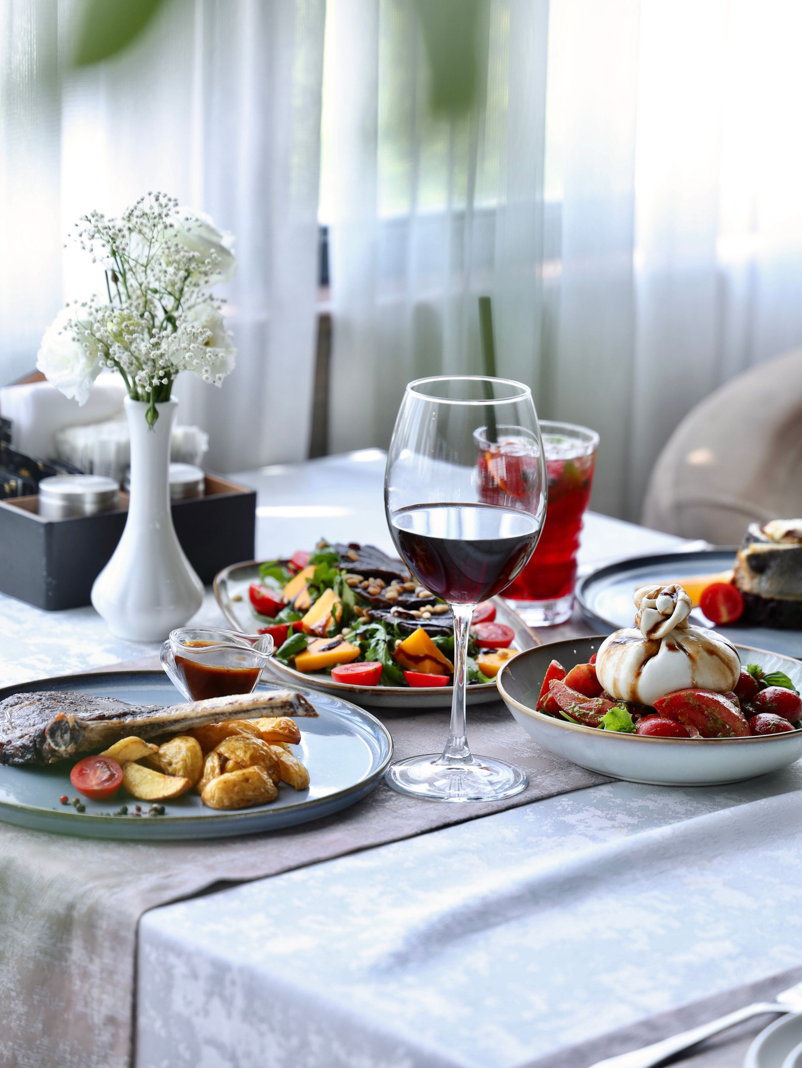 KARLOV BY PRAGA. ОНЛАЙН — ГАЛЛЕРЕЯ