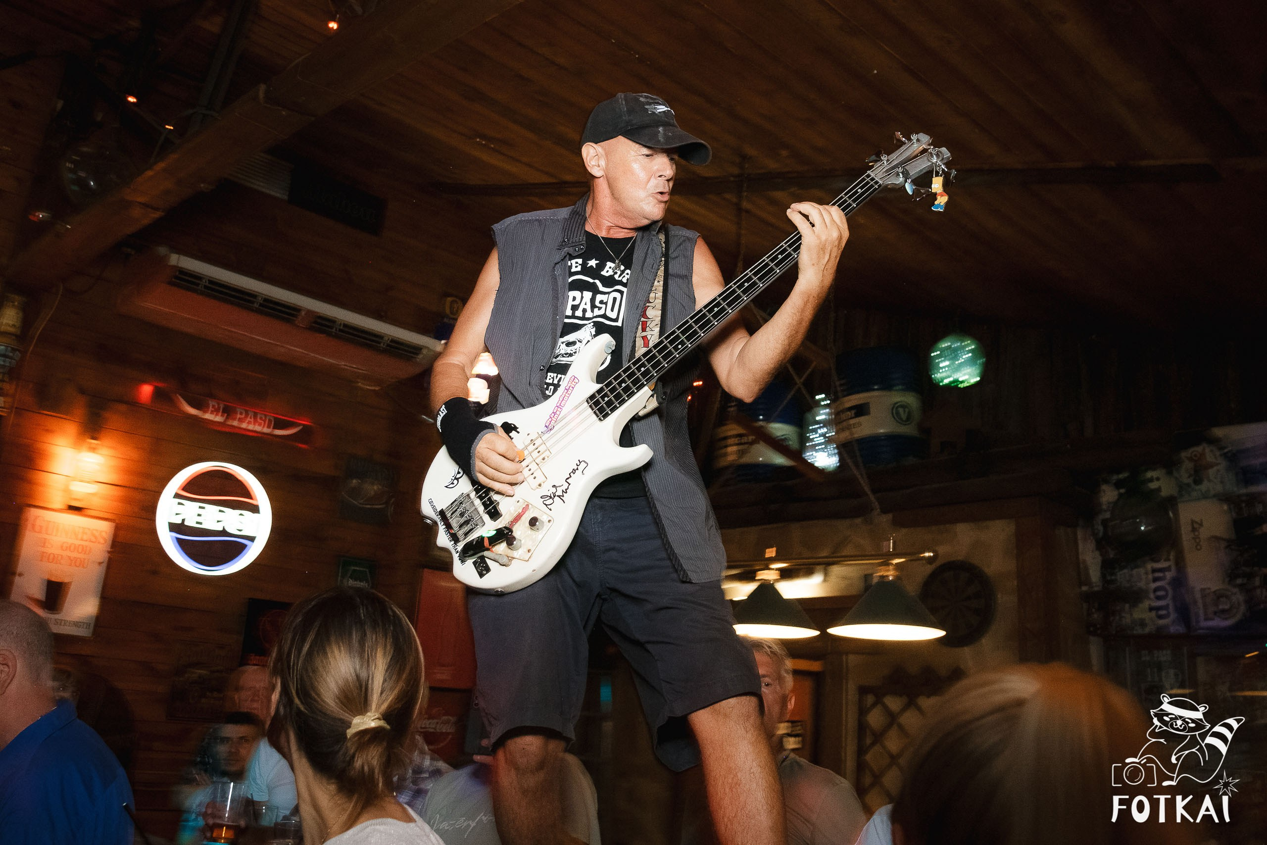 El Paso Rock Bar Torrevieja: Reportaje fotográfico 19.09.25 | FOTKAI