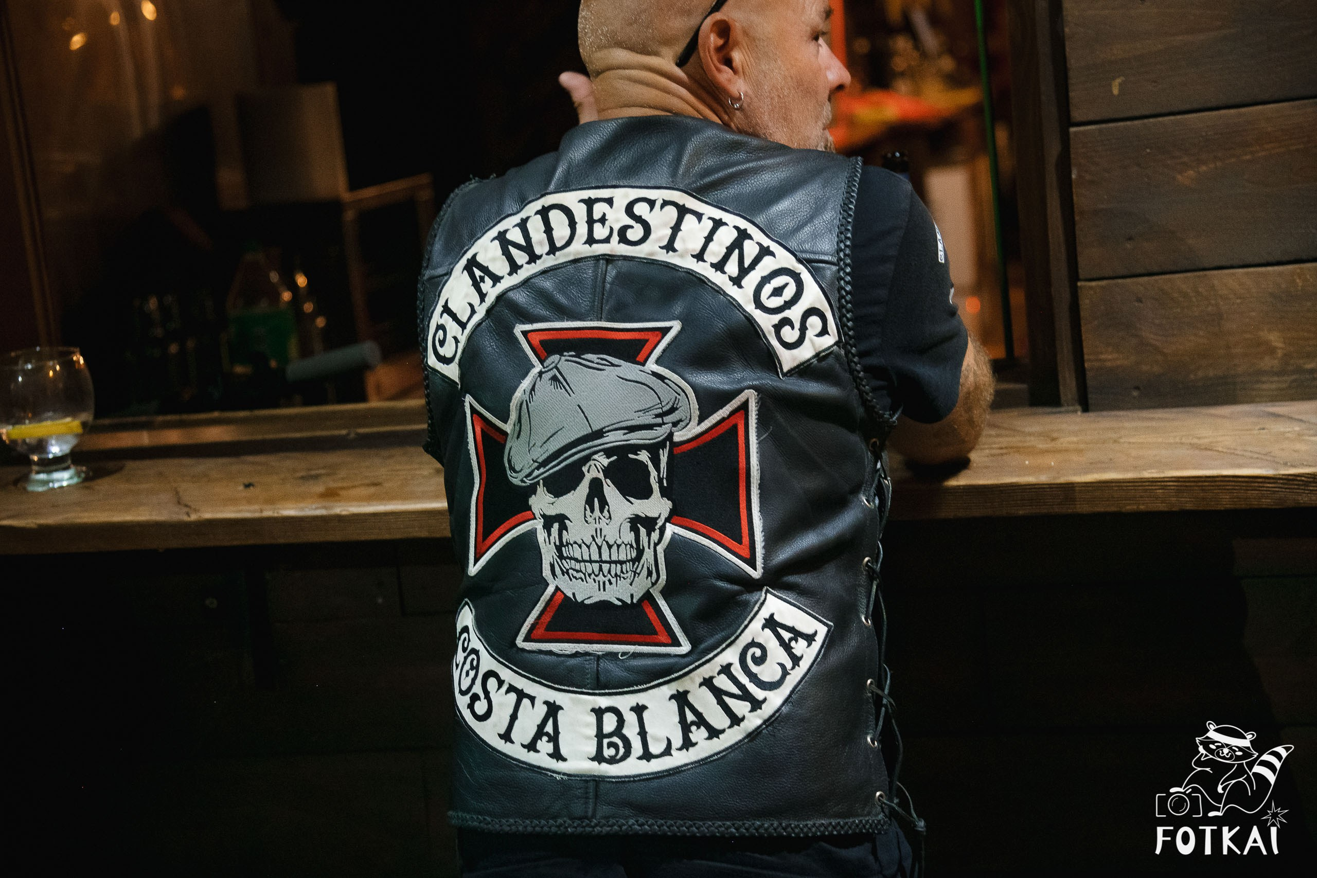 Santi Campillo en El Paso Rock Bar Torrevieja: Reportaje fotográfico 30.08.25 | FOTKAI