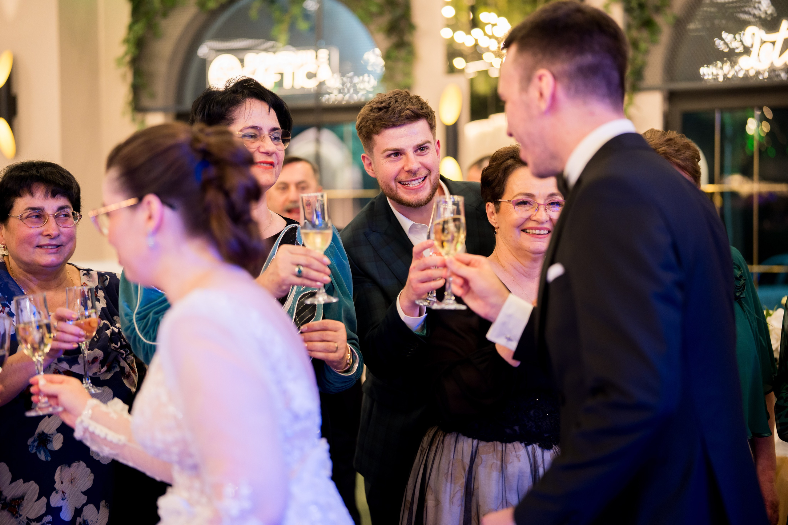 PARTY. Gabriel Florea — Fotograf nuntă București