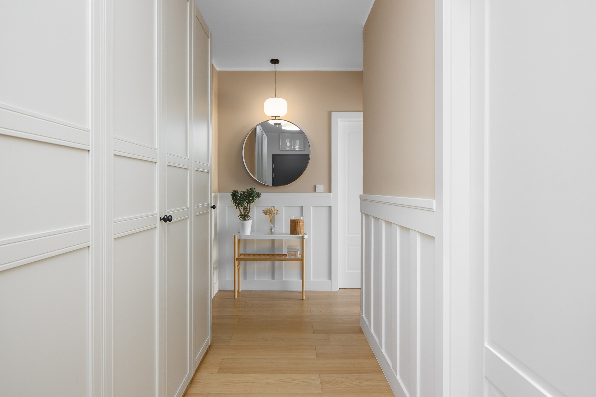 Fotografia nieruchomości, wnętrz, mieszkań, restauracji, biur i apartamentów. Wedding and portrait photographer in Poland Vitali Frozen