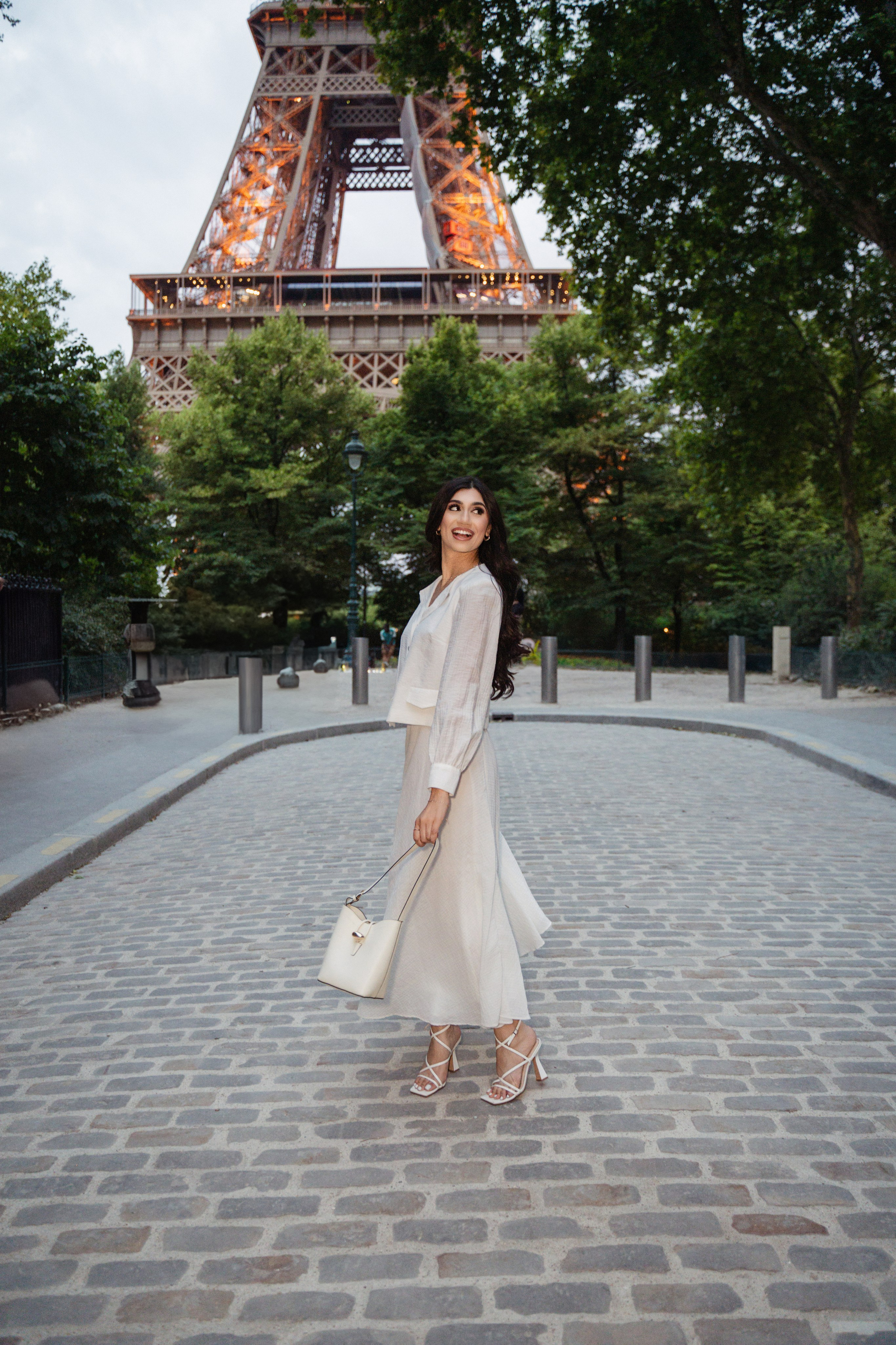 Naila (4 hours). Photographer in Paris|Solo and groups, portraits & content, couples photo-shoot in Paris at the best locations