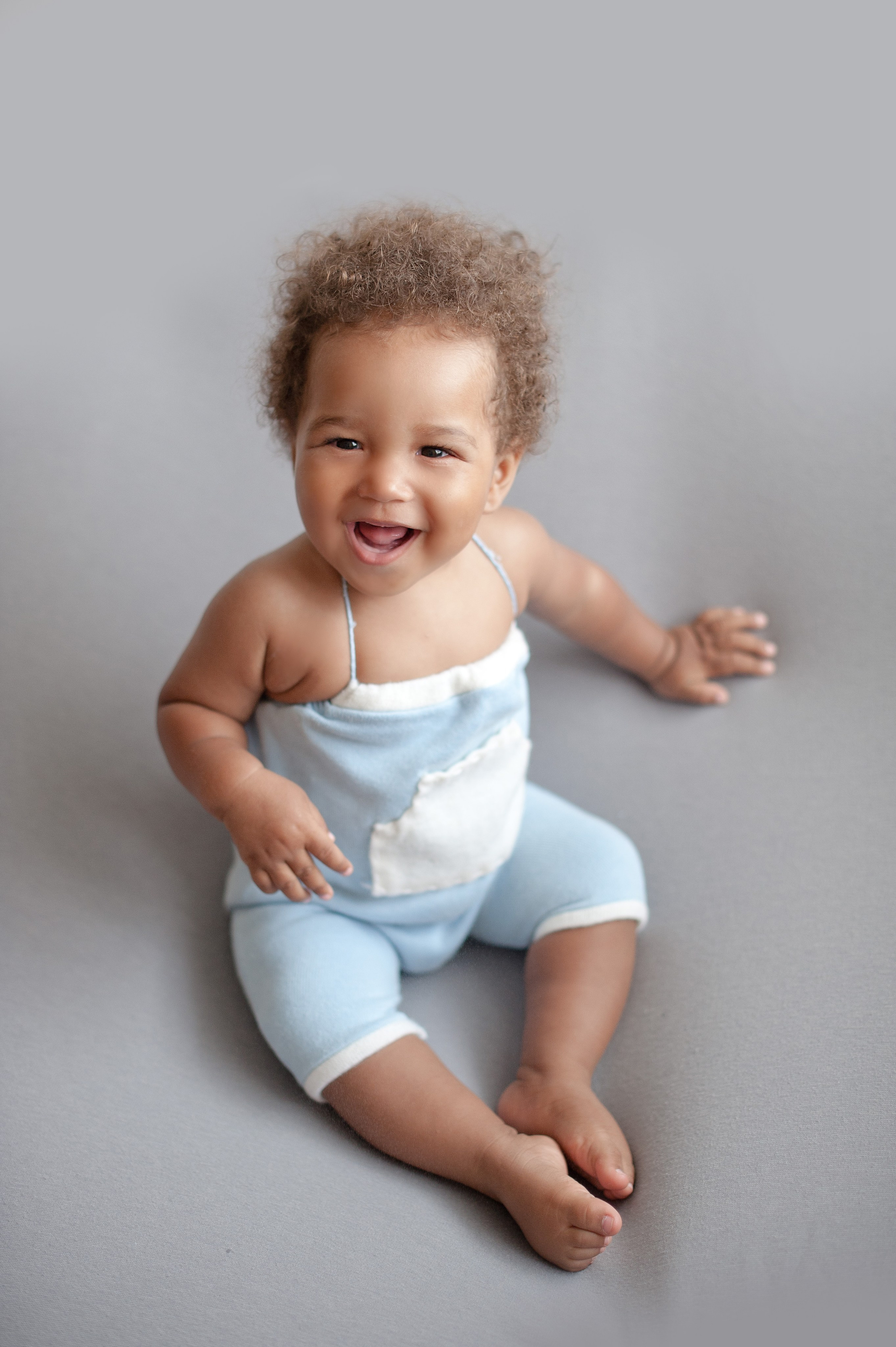 Bebés de 3 a 11 meses. Https://newbornphoto.wfolio.pro/me