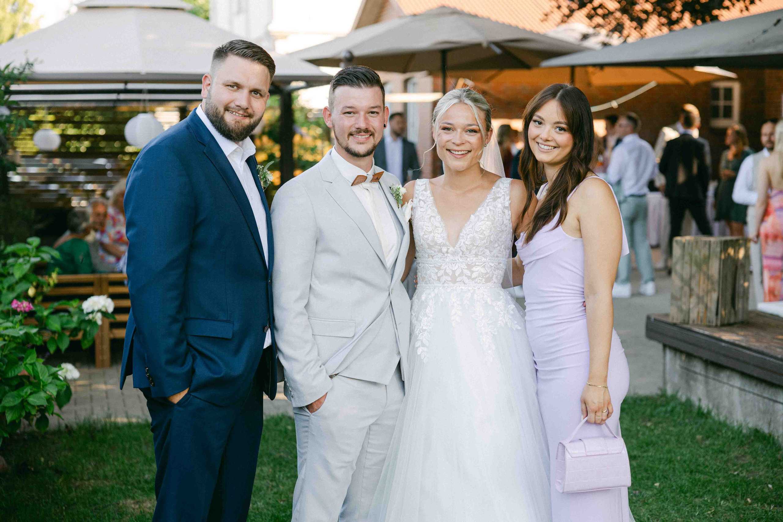 familienfoto bei hochzeit im ak happiness 