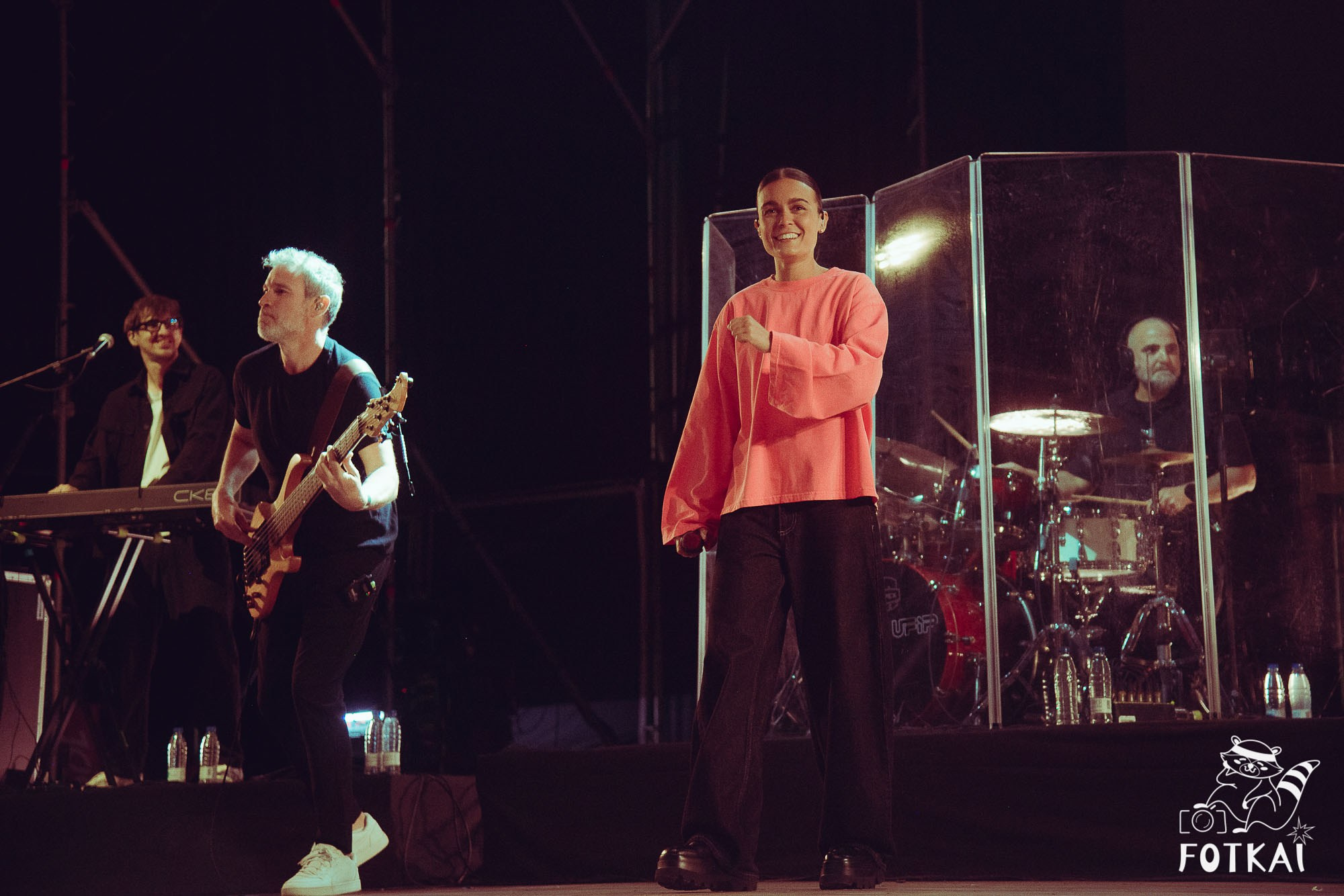 Marta Santos — Fotos del concierto en Alicante 2026: pop flamenco en El Muelle Live | FOTKAI