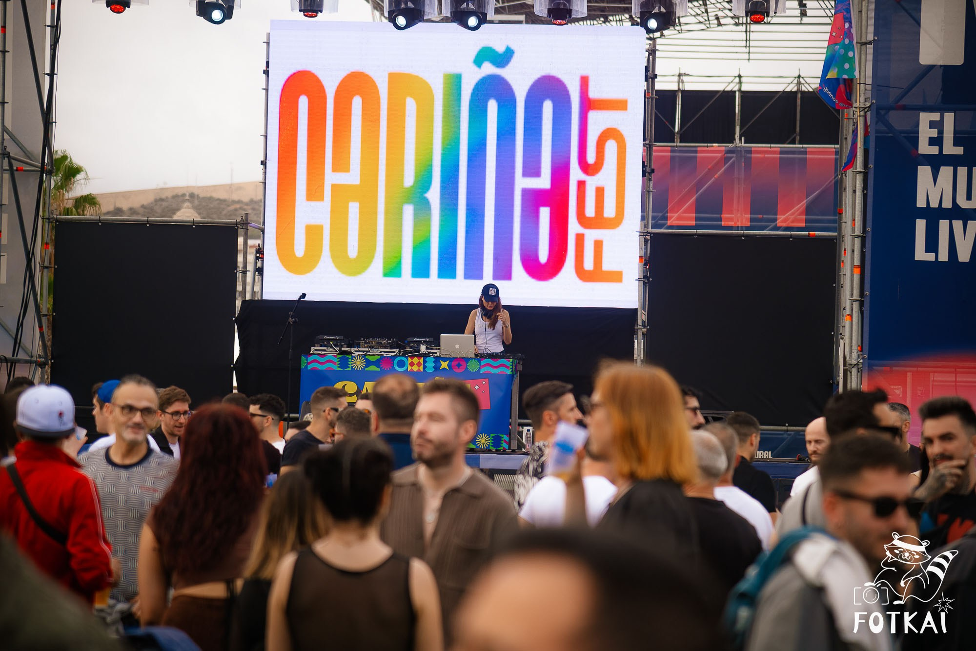 Cariña La Fiesta 2.0 — Fotos del evento en El Muelle Live, Alicante, 2026 | FOTKAI