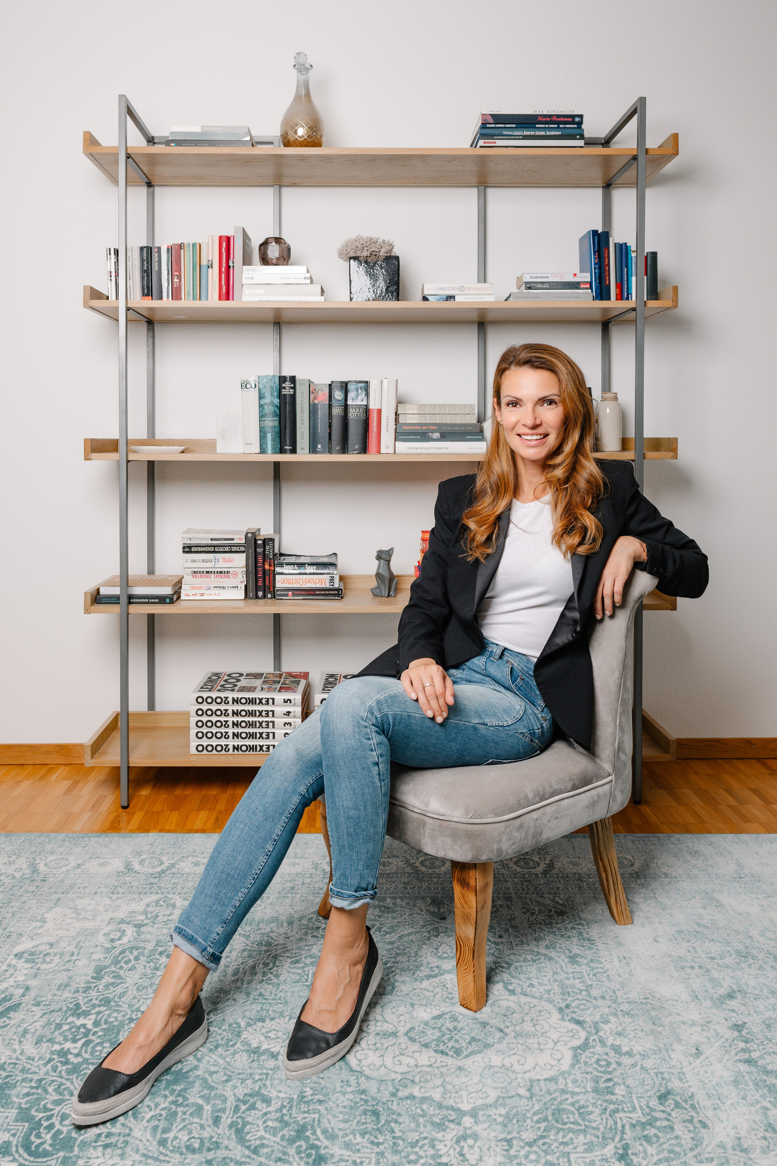 PEOPLE. Hallo! Ich bin Elena und arbeite als Immobilienfotografin