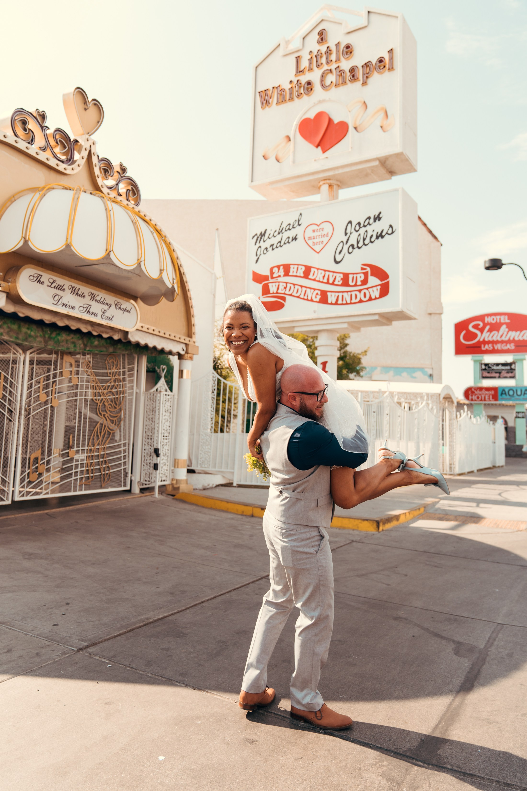 Josh&Christine. Wedding & elopement photographer Viktoriya Kravtsov. Las Vegas