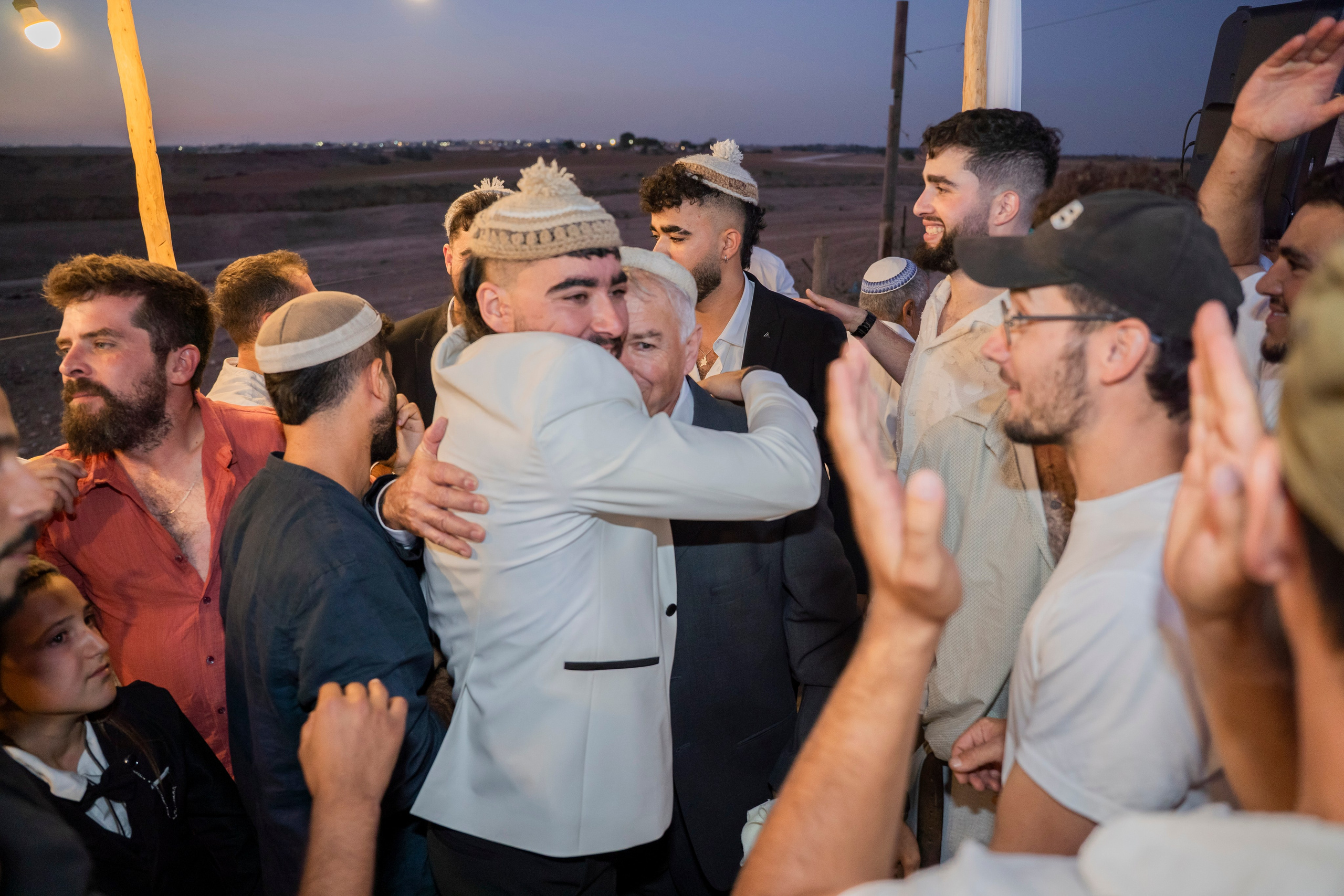 אביה ואחיה. יוסף מזרחי צילום חתונה, ברית וזוגיות. צלם מקצועי שאוהב להוציא אתכם הכי יפים ברגעים הכי מרגשים