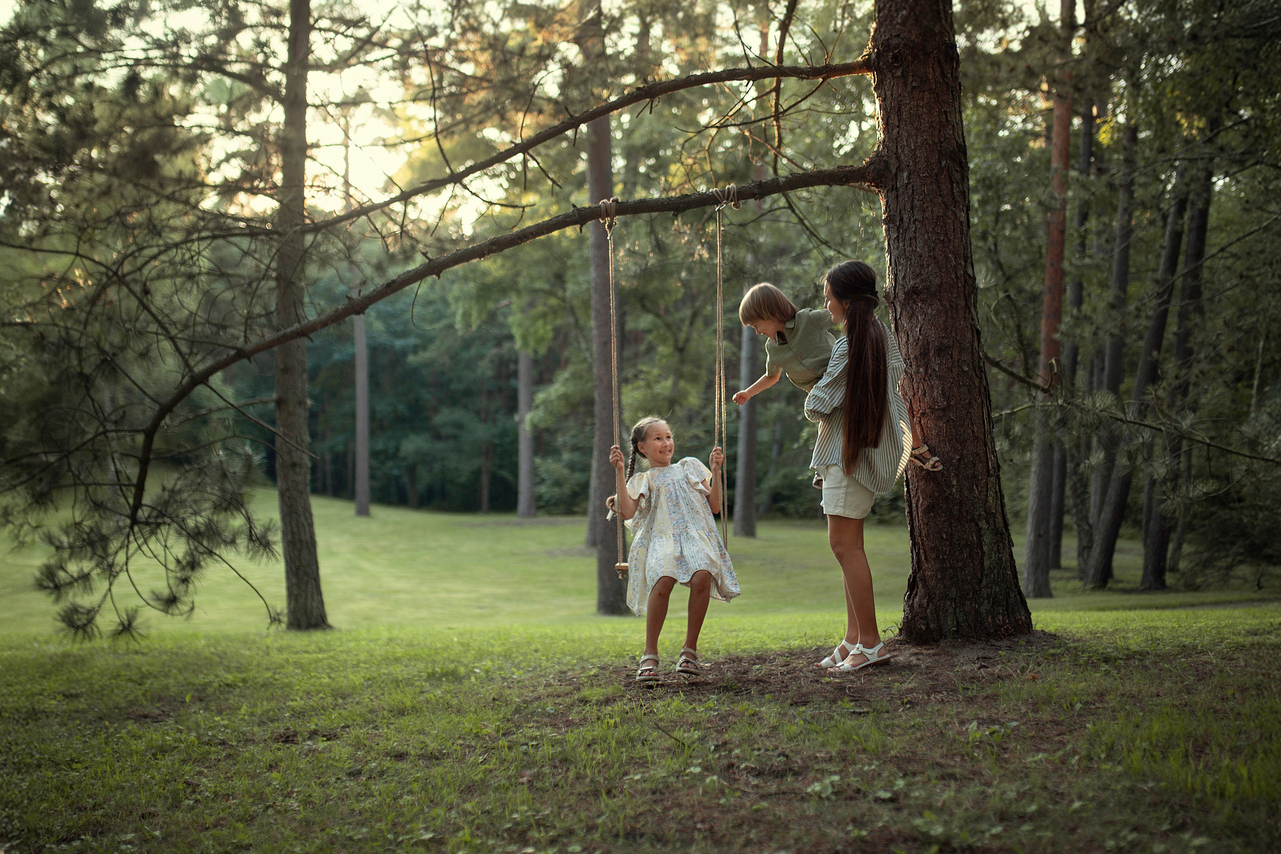 Наташа, Юра, Ксения, Лиза и Арсений 2025. Fotograf rodzinny i dziecięcy w Warszawie Mila Babrouskaya