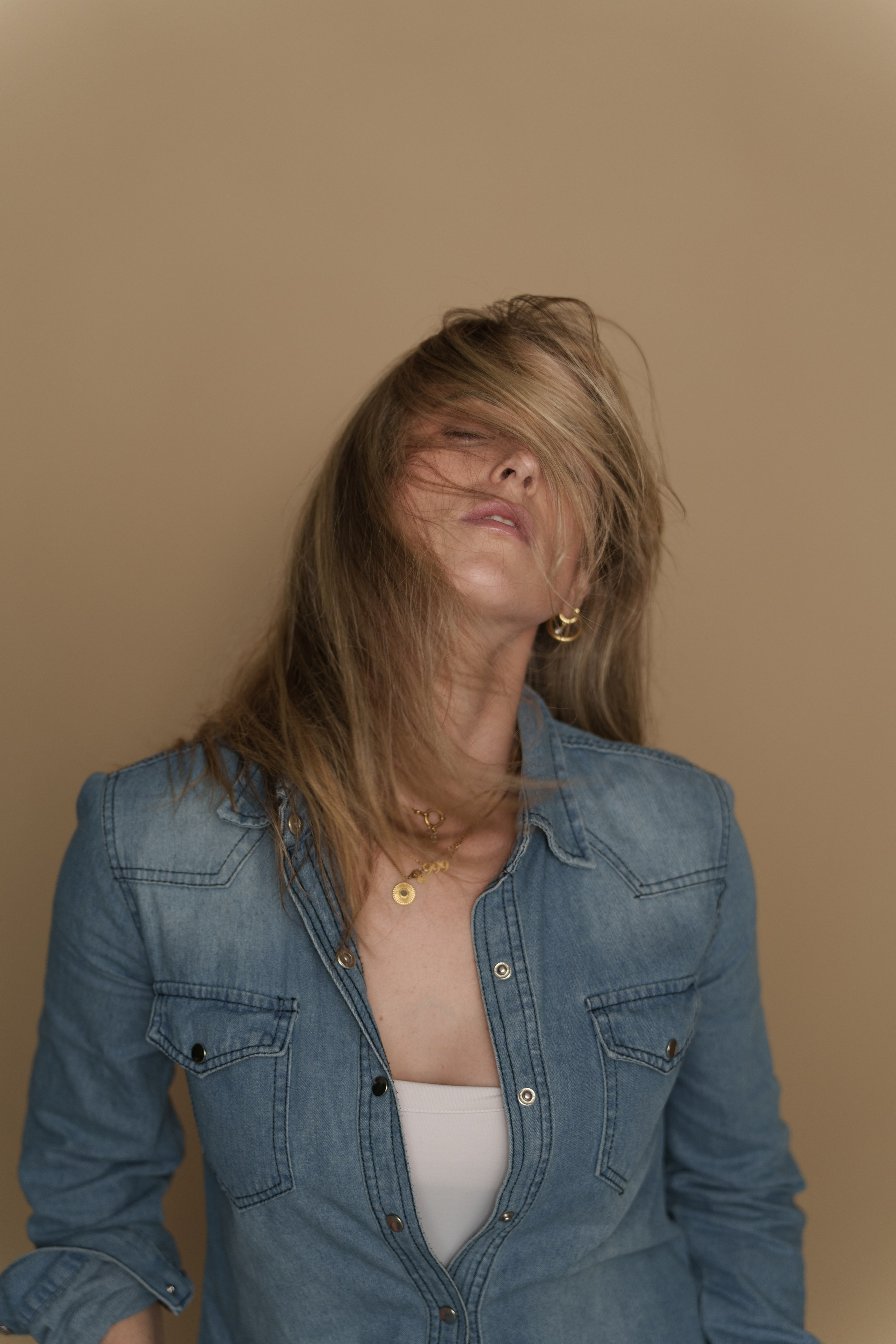 „Kölsch&Shoot“ in Cologne w/ Lisa (Set #2). URBANSTREETFILES.ART