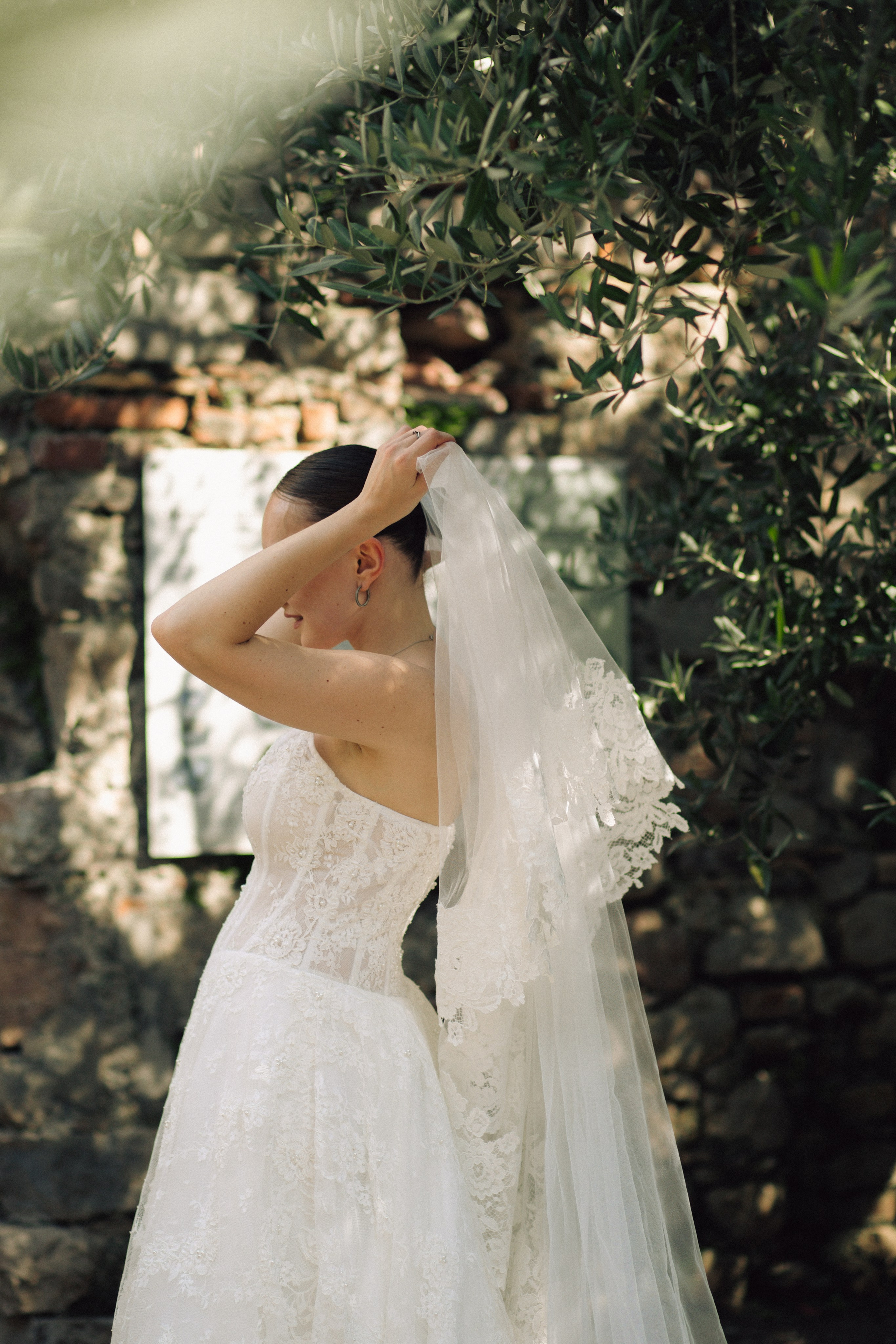 Bride getting ready Italy