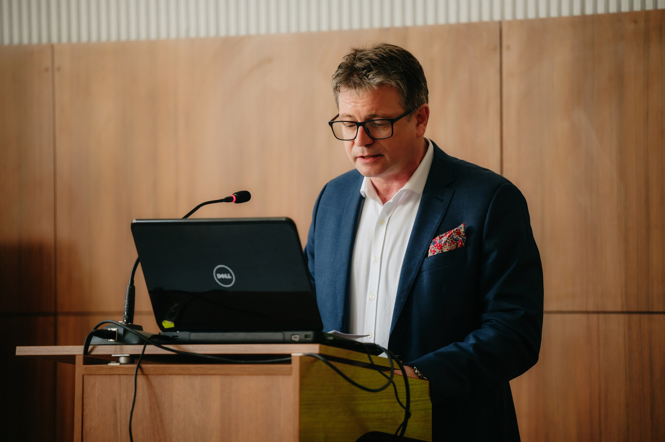 Medicina Veterinara — dupa 30 de ani…. Laurentiu Stefan StoryTeller