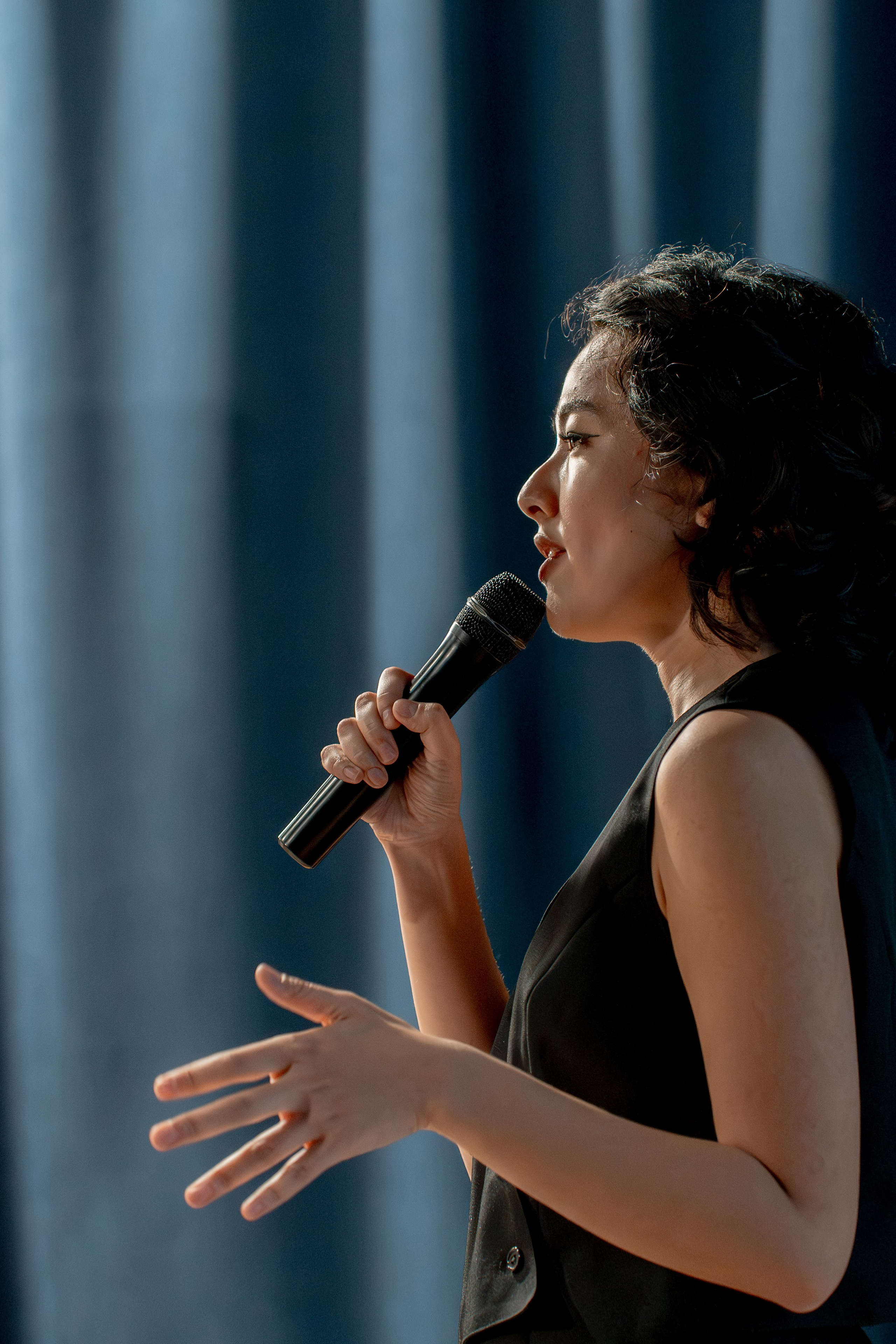 English stand up. Fotoqraf Vəli Məmmədov