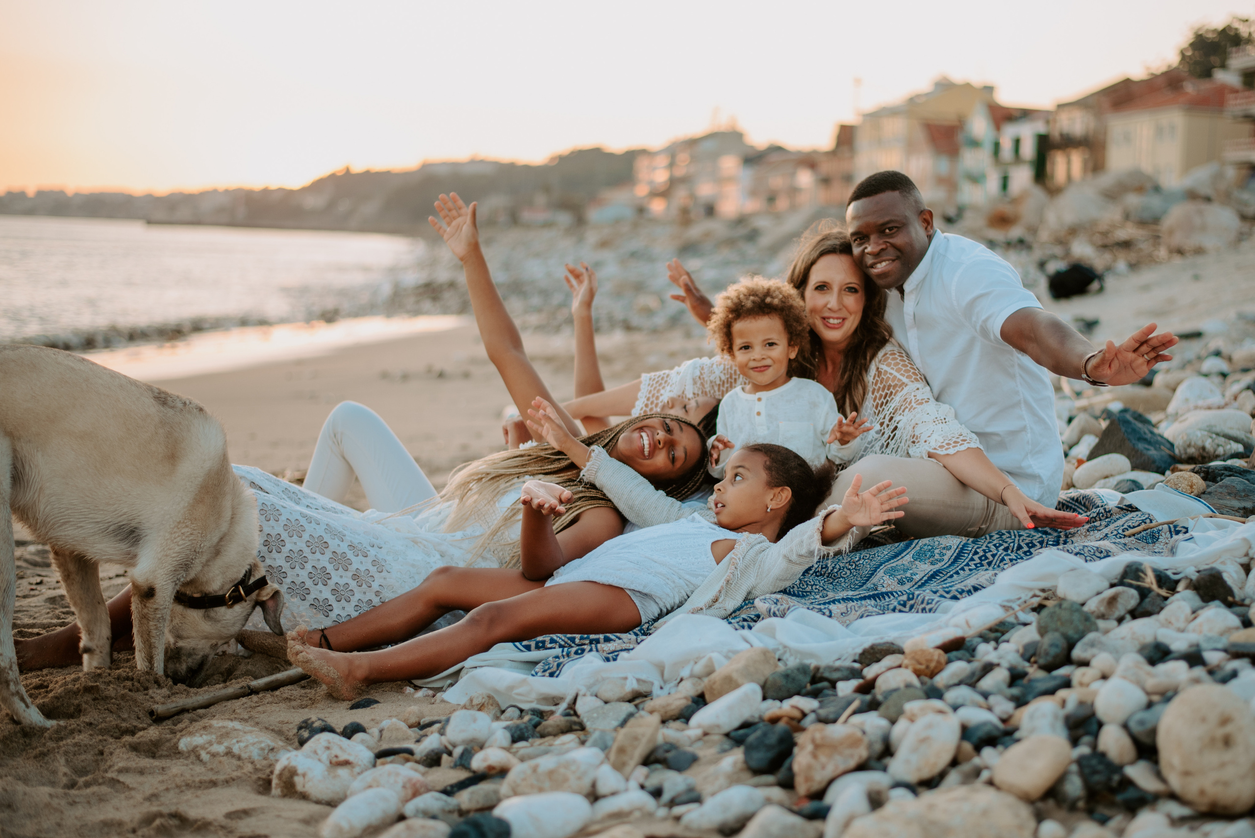 Family photographer based in Lisbon. Lifestyle, wedding and family photographer