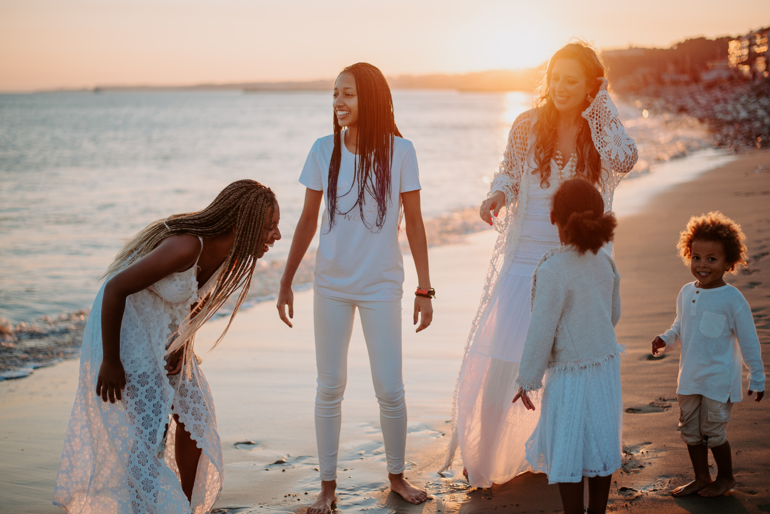 Family photographer based in Lisbon. Lifestyle, wedding and family photographer