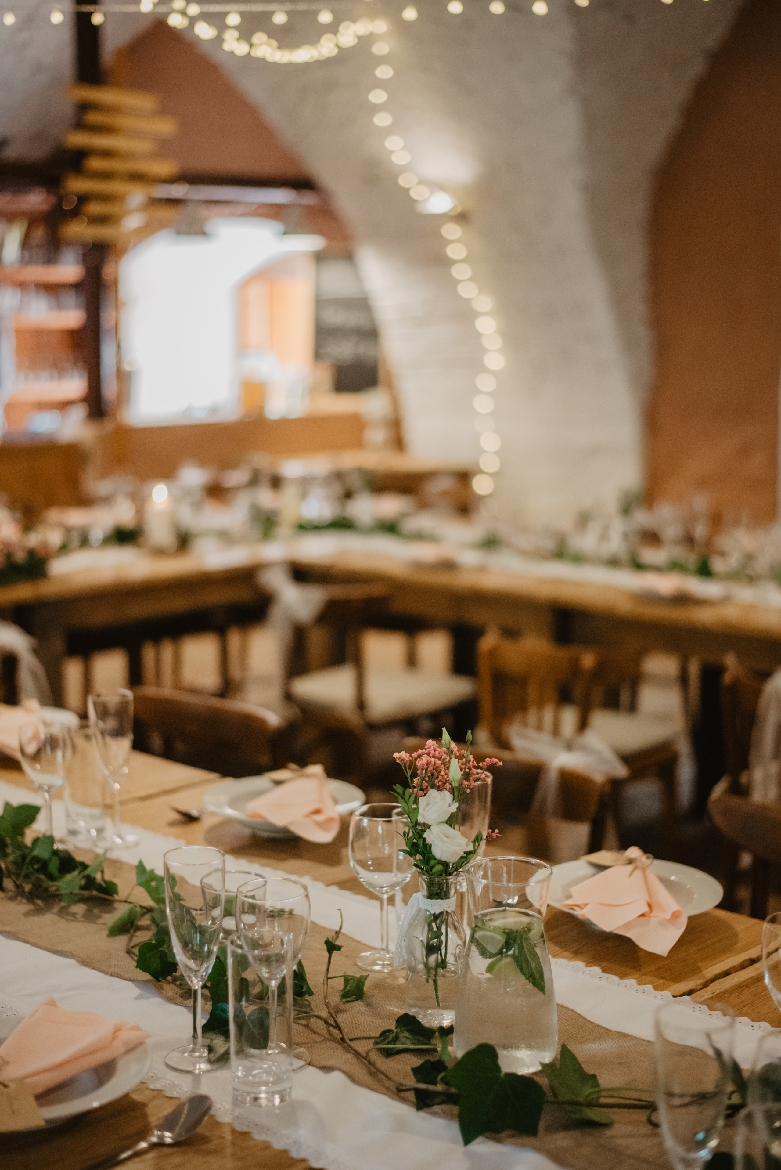 Rustic wedding. Svatba v rustikálním stylu poblíž Brna. Lifestyle, wedding and family photographer