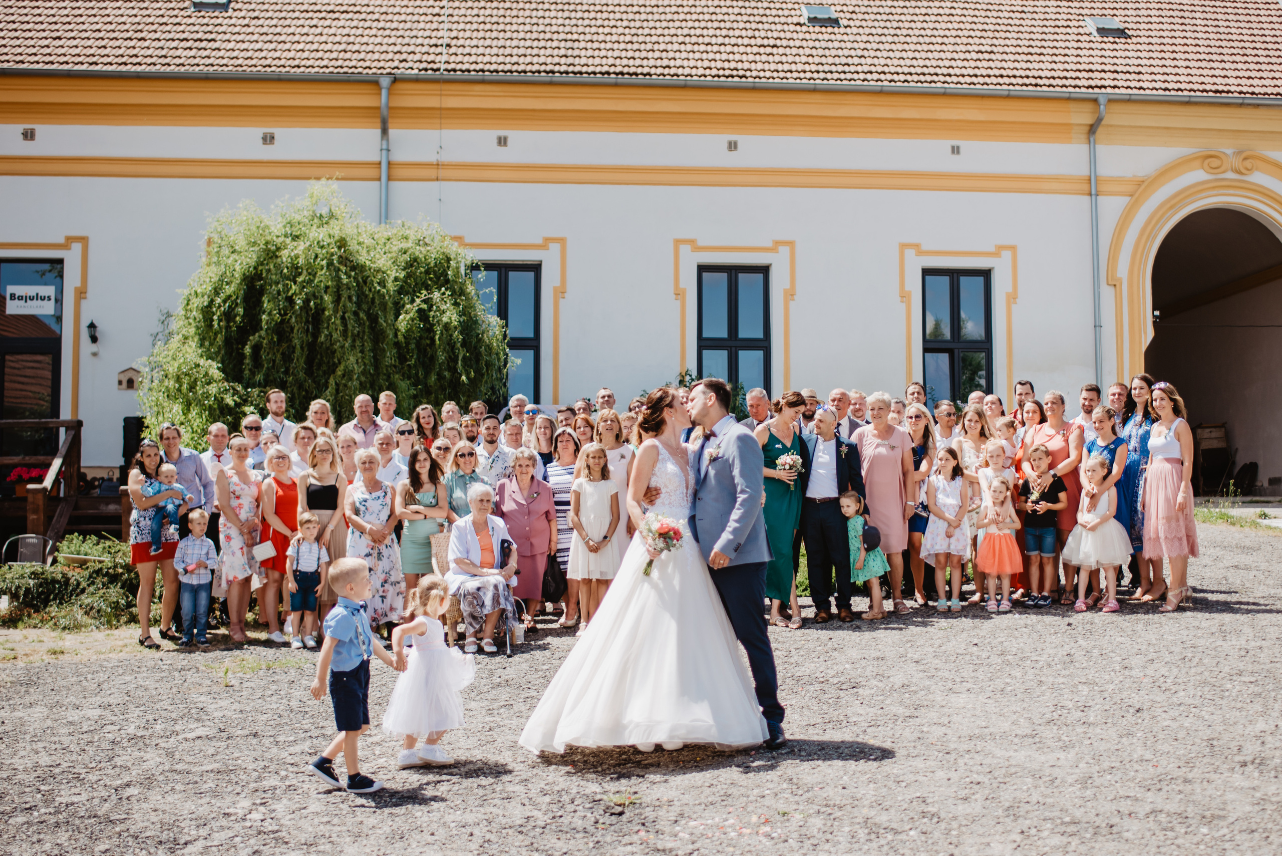 Rustic wedding. Svatba v rustikálním stylu poblíž Brna. Lifestyle, wedding and family photographer
