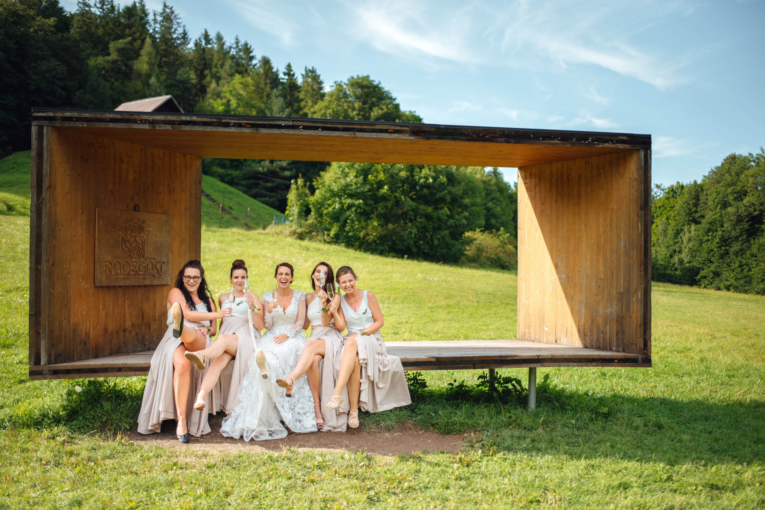 Svatba v Beskydech. Hotel Rekovice. Lifestyle, wedding and family photographer