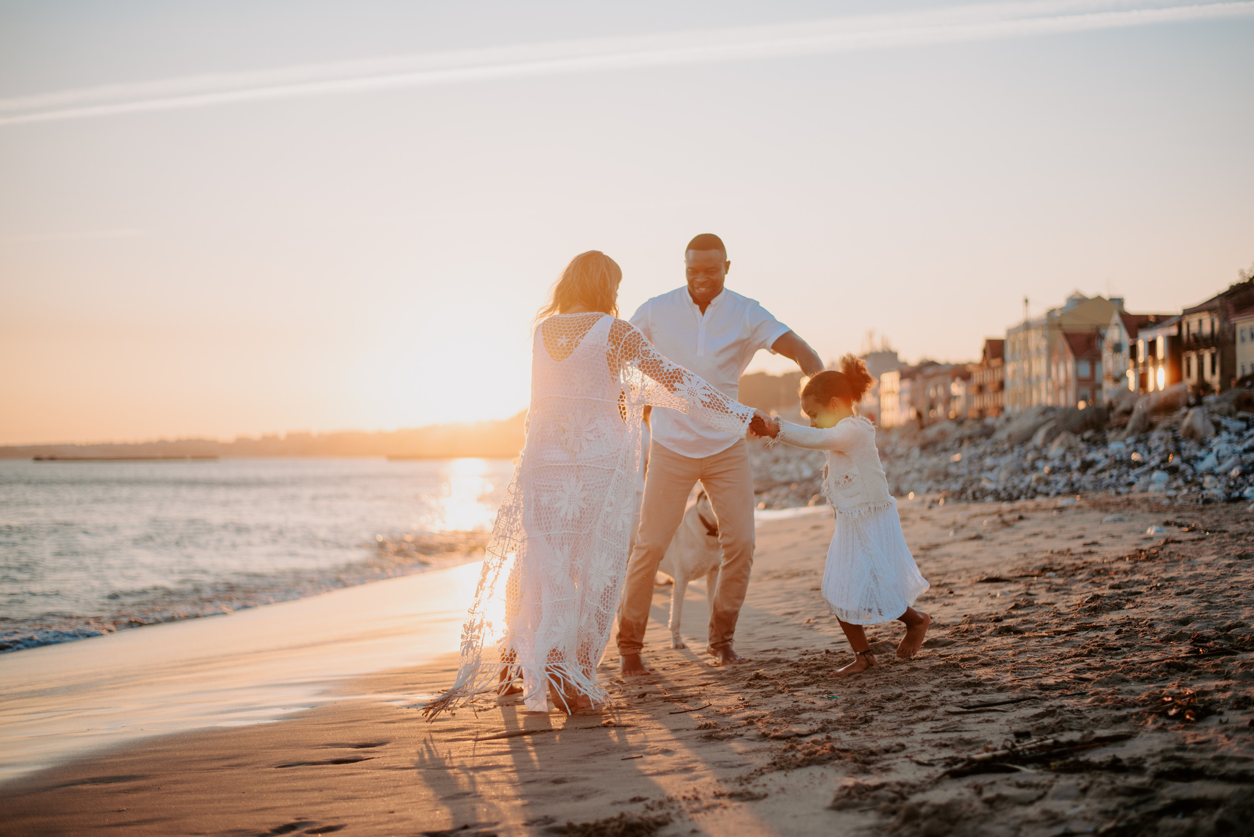 Family photographer based in Lisbon. Lifestyle, wedding and family photographer