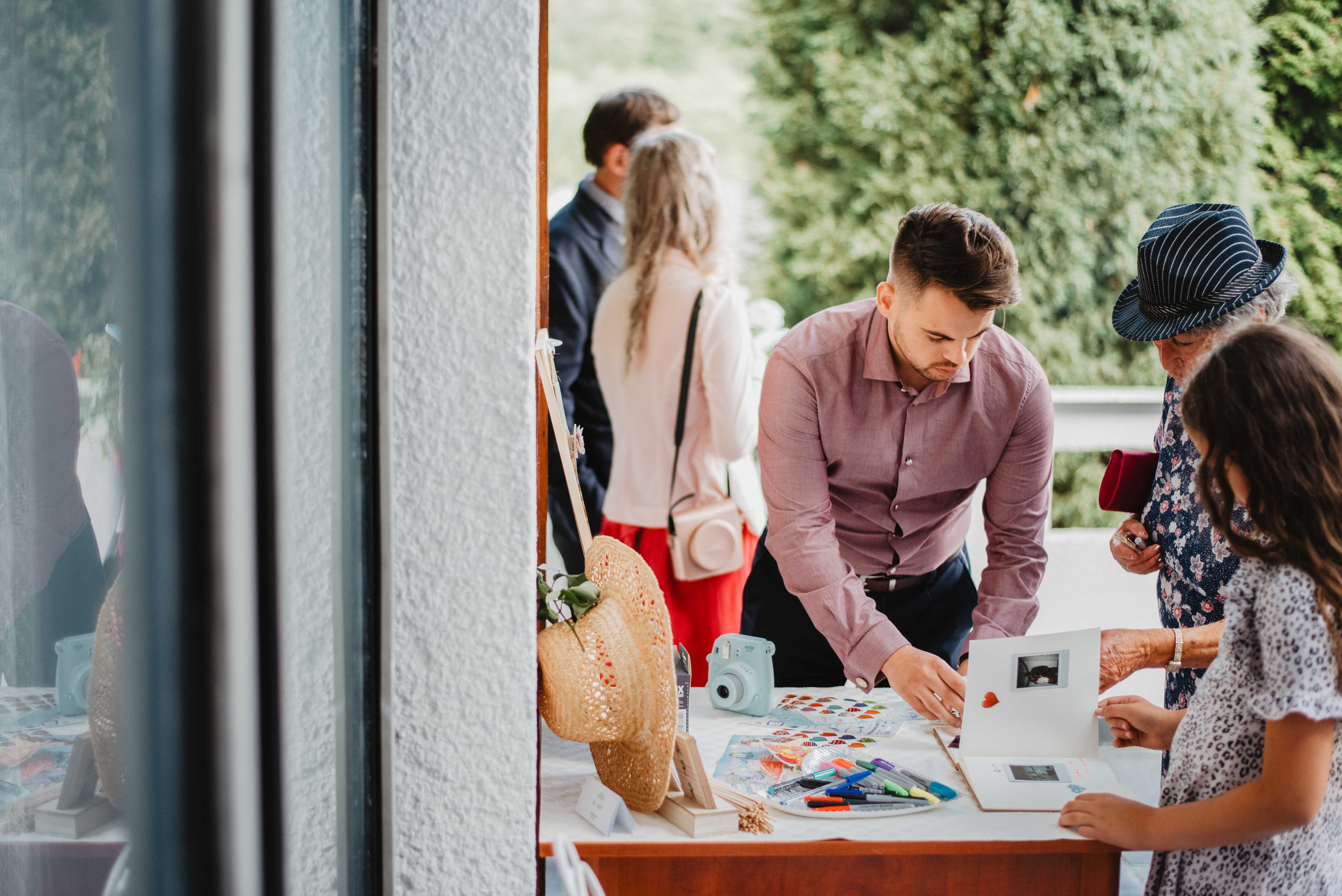 Svatba v kostele v Rýmařově. Bruntál. Lifestyle, wedding and family photographer