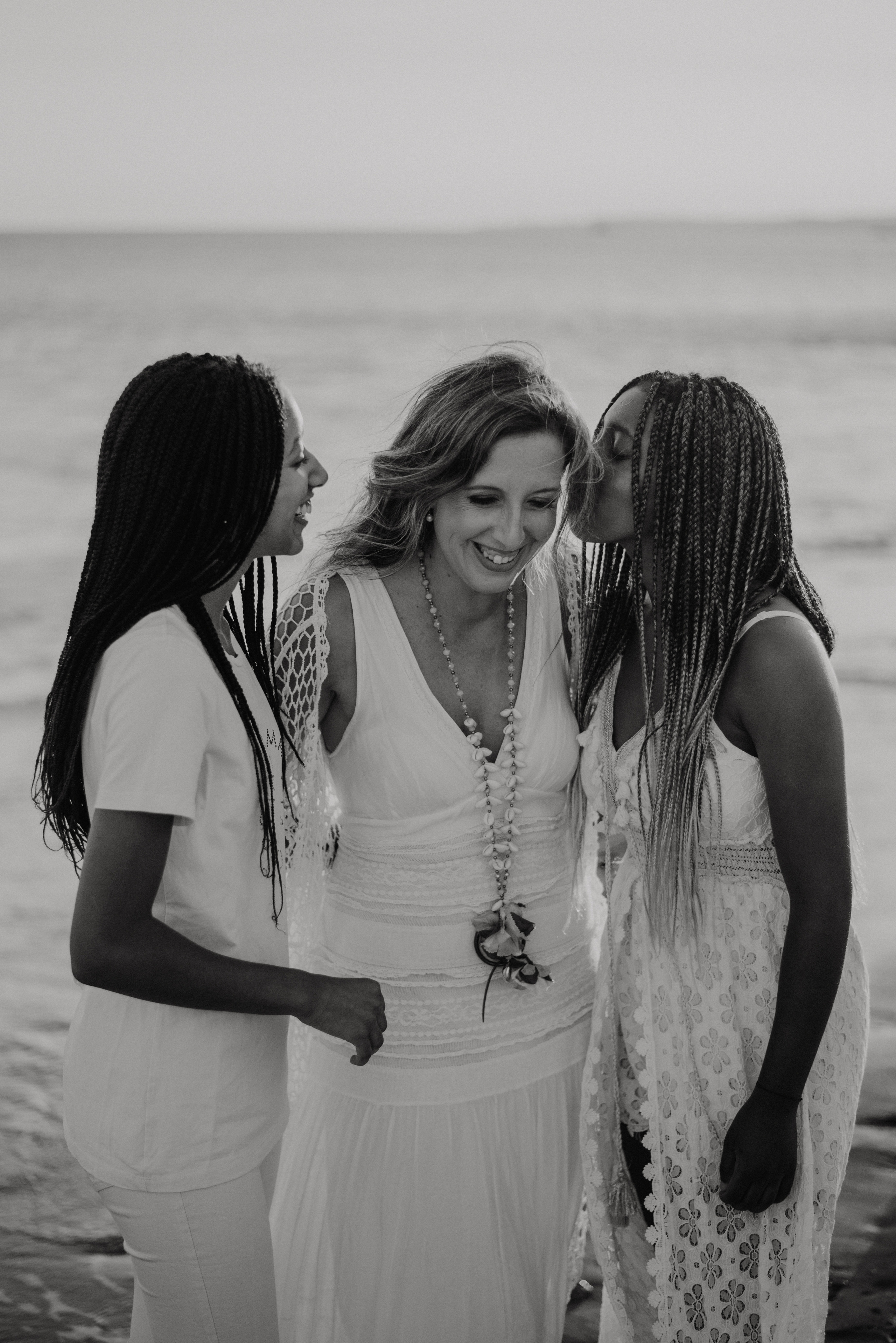 Family photographer based in Lisbon. Lifestyle, wedding and family photographer