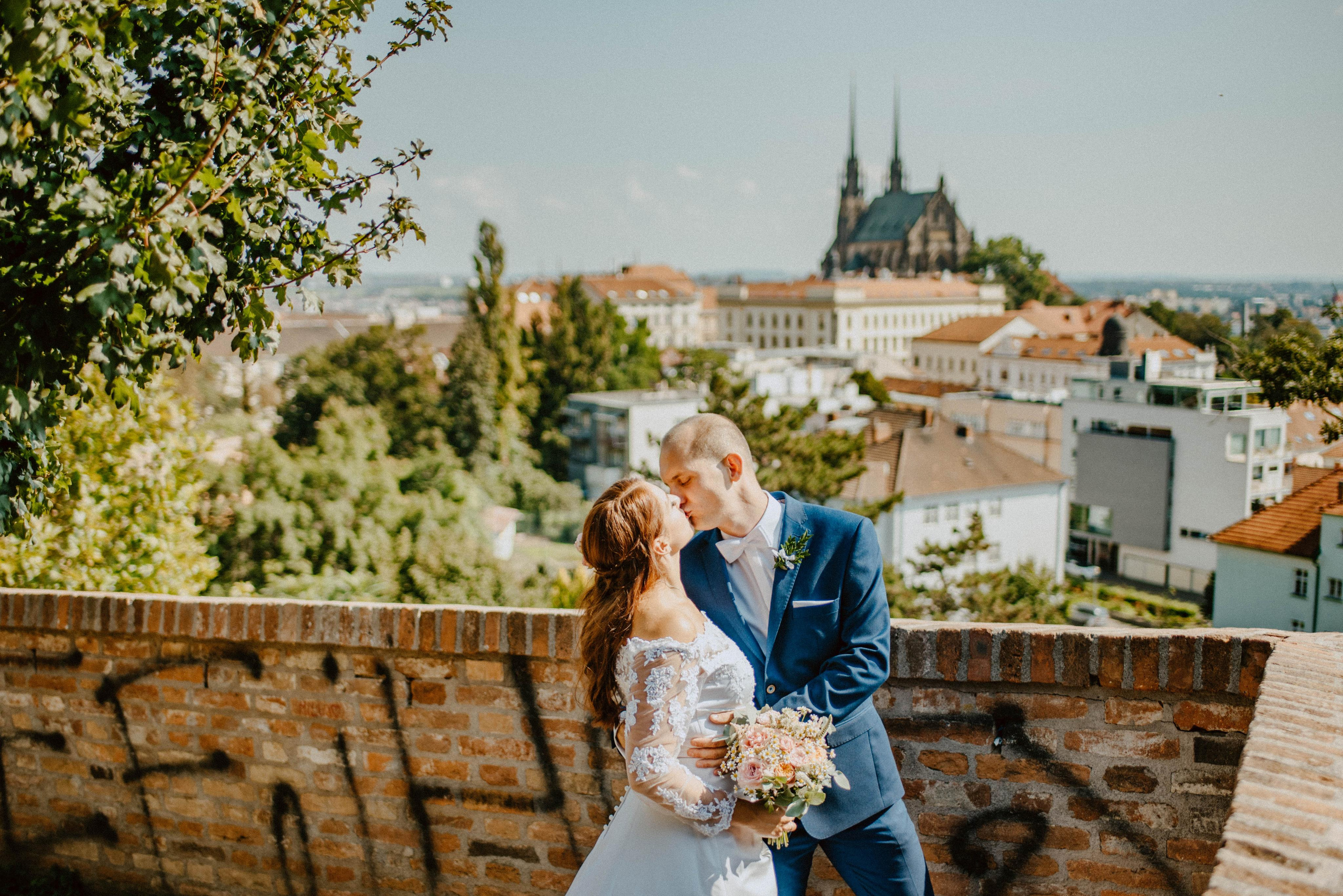 Svatba v centru Brna. Špilberk. Lifestyle, wedding and family photographer