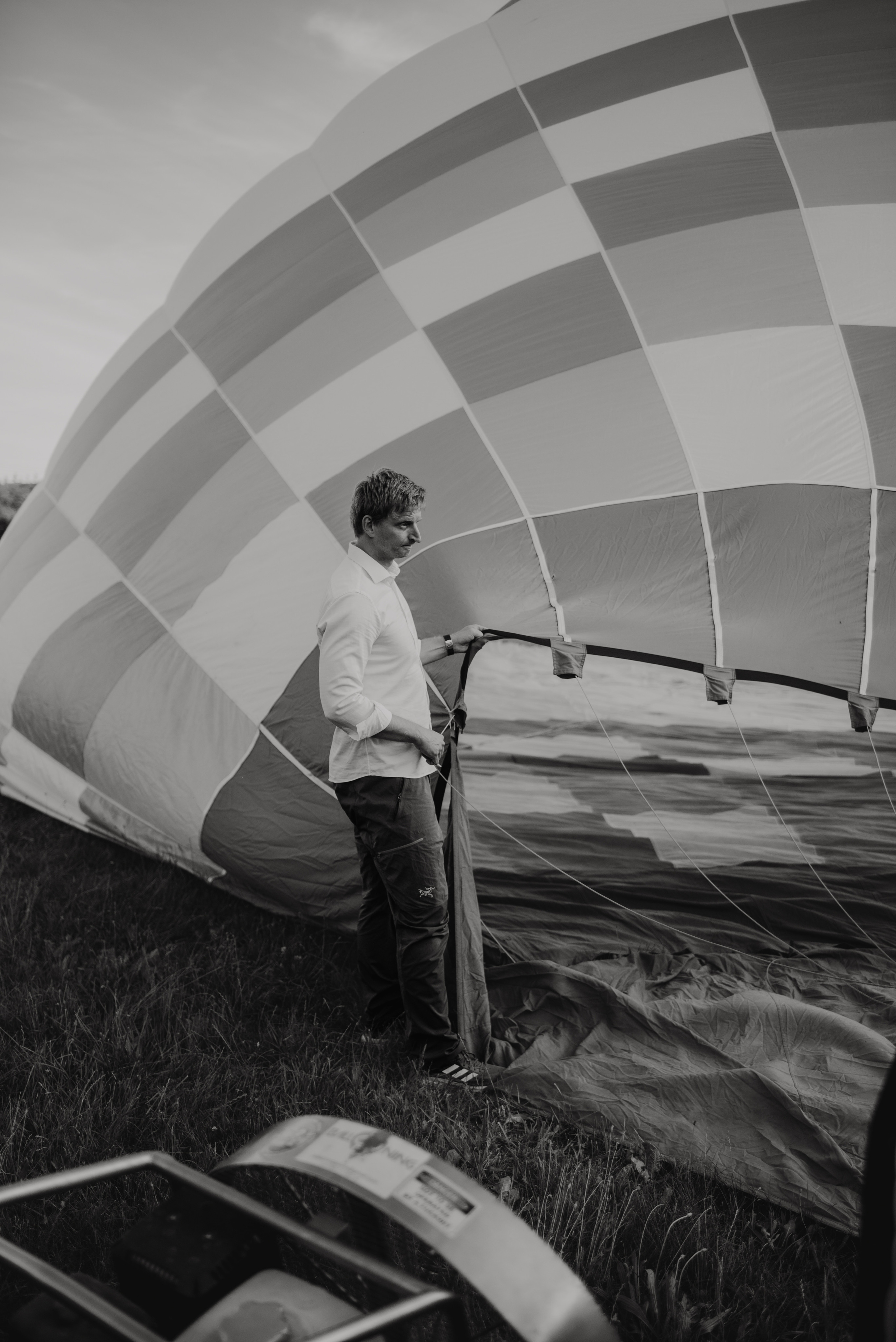 Wedding in the hot air balloon. Lifestyle, wedding and family photographer