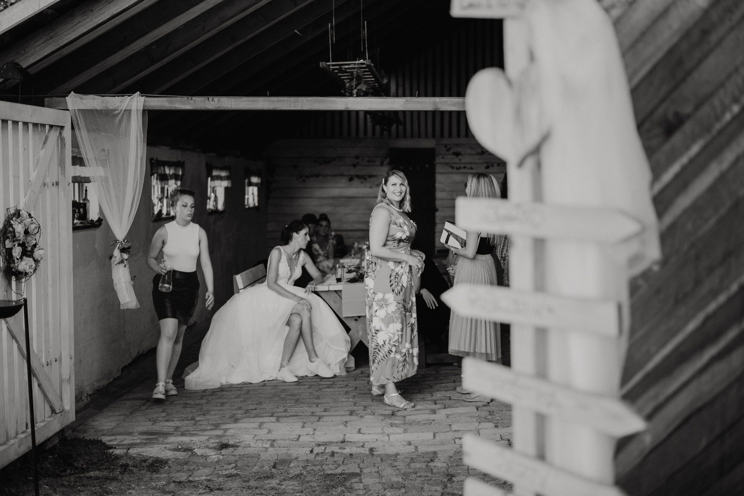 Rustic wedding. Svatba v rustikálním stylu poblíž Brna. Lifestyle, wedding and family photographer