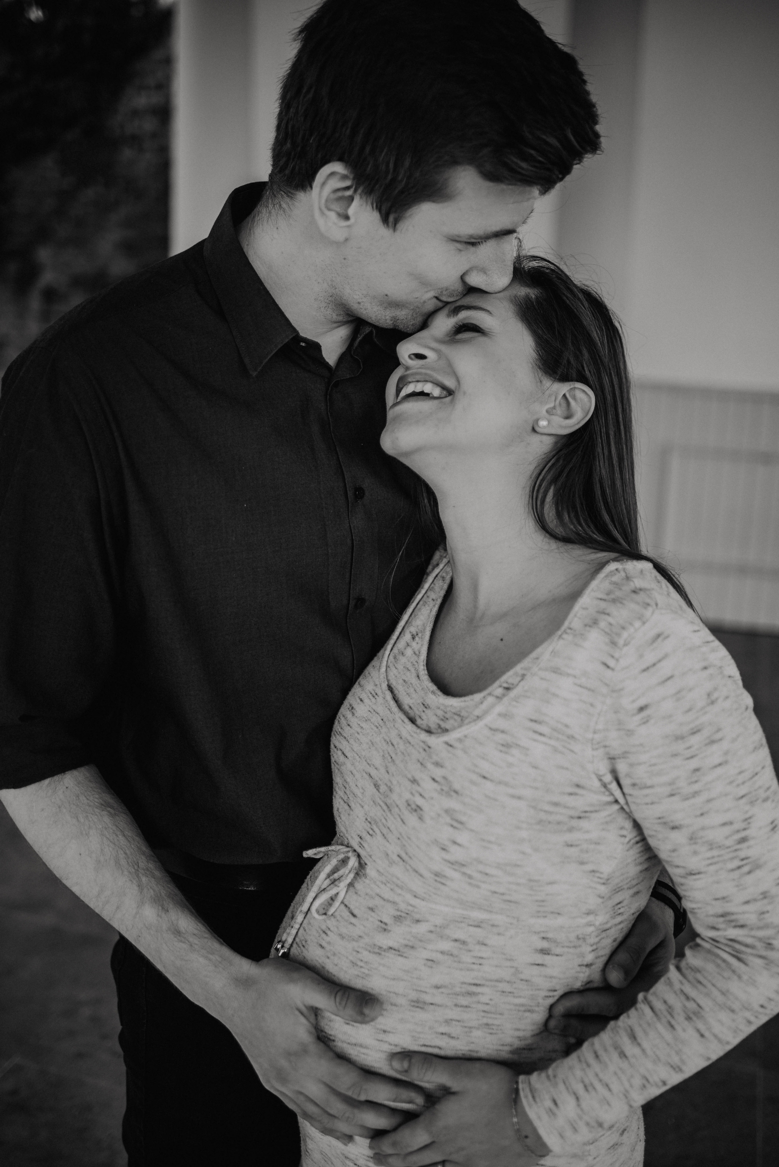 Veronika Jirková Couple in love during spring pregnancy photoshoot. Lifestyle, wedding and family photographer