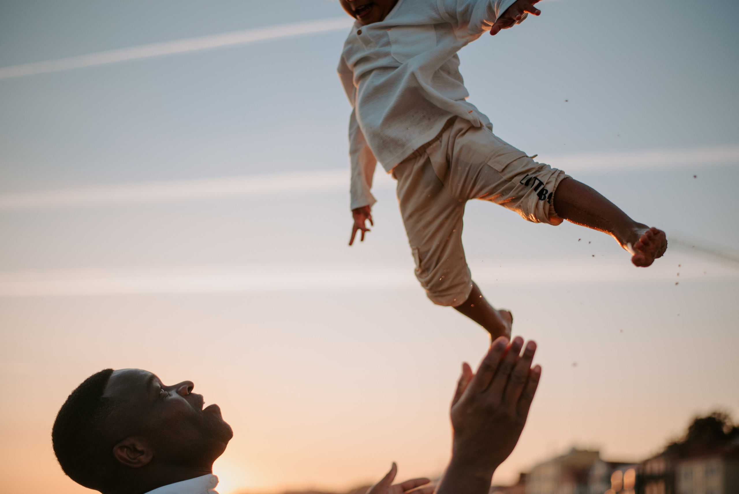 Family photographer based in Lisbon. Lifestyle, wedding and family photographer