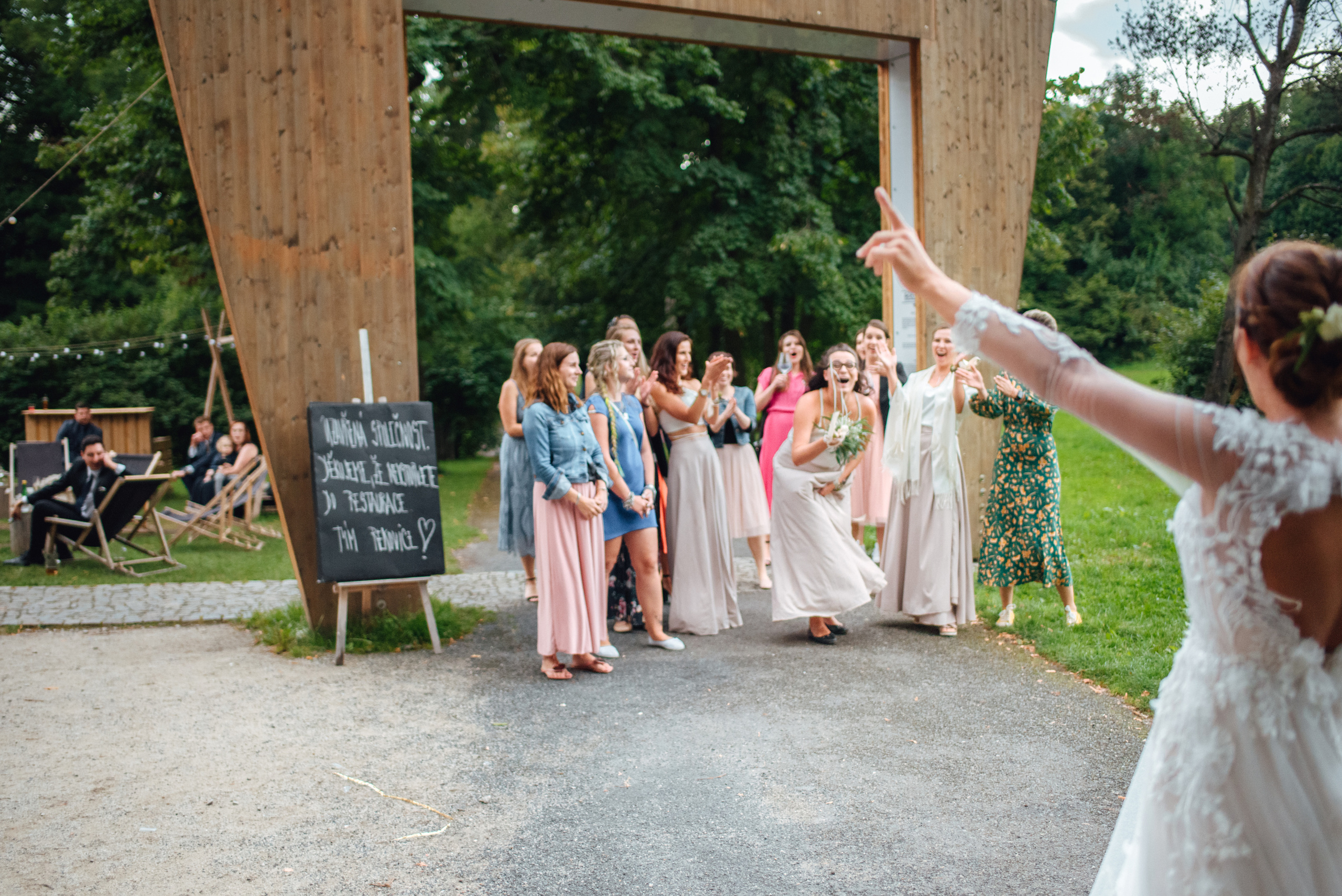 Svatba v Beskydech. Hotel Rekovice. Lifestyle, wedding and family photographer