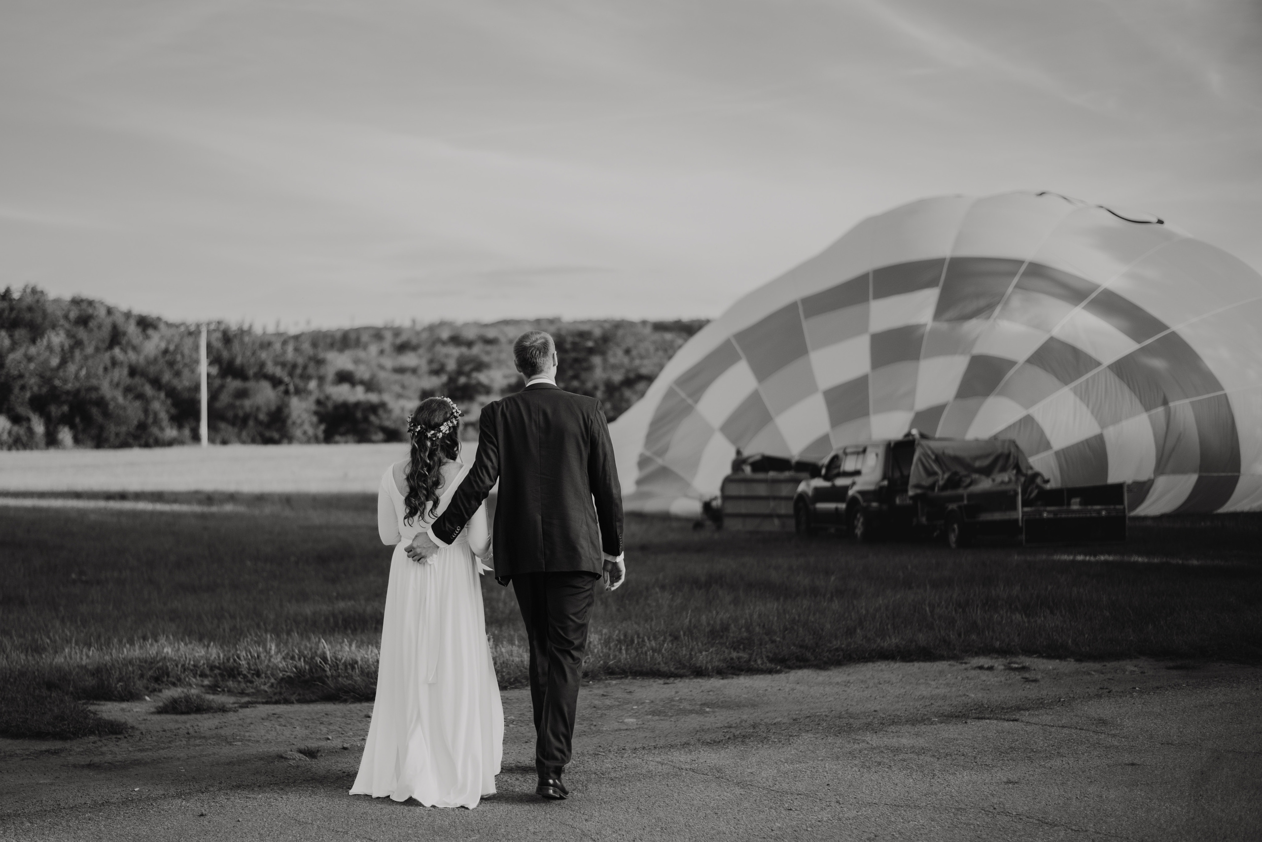 Wedding in the hot air balloon. Lifestyle, wedding and family photographer