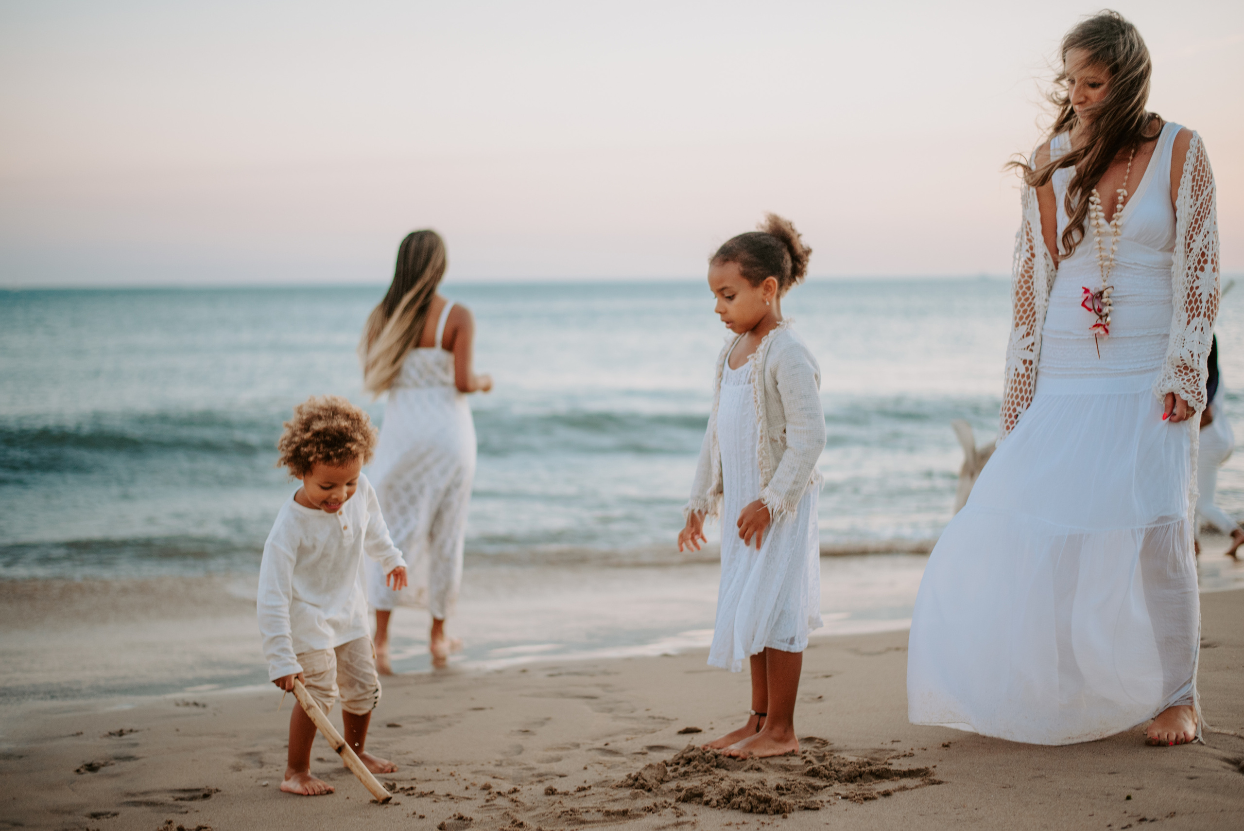 Family photographer based in Lisbon. Lifestyle, wedding and family photographer