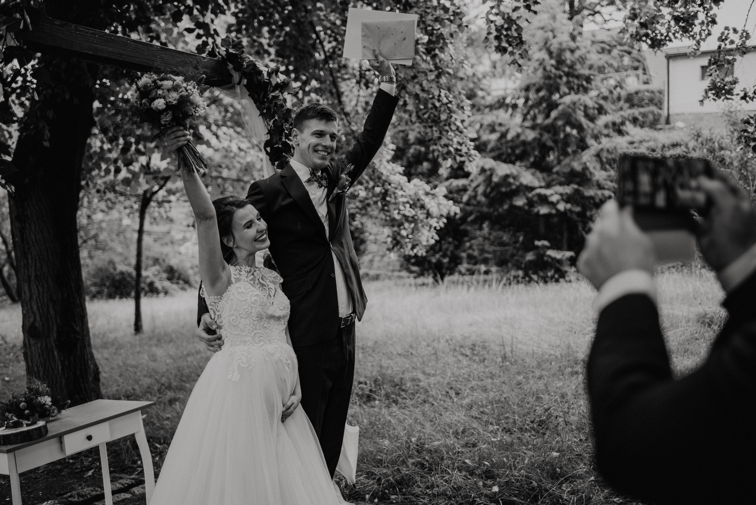 Svatba v Táboře v parku. Lifestyle, wedding and family photographer