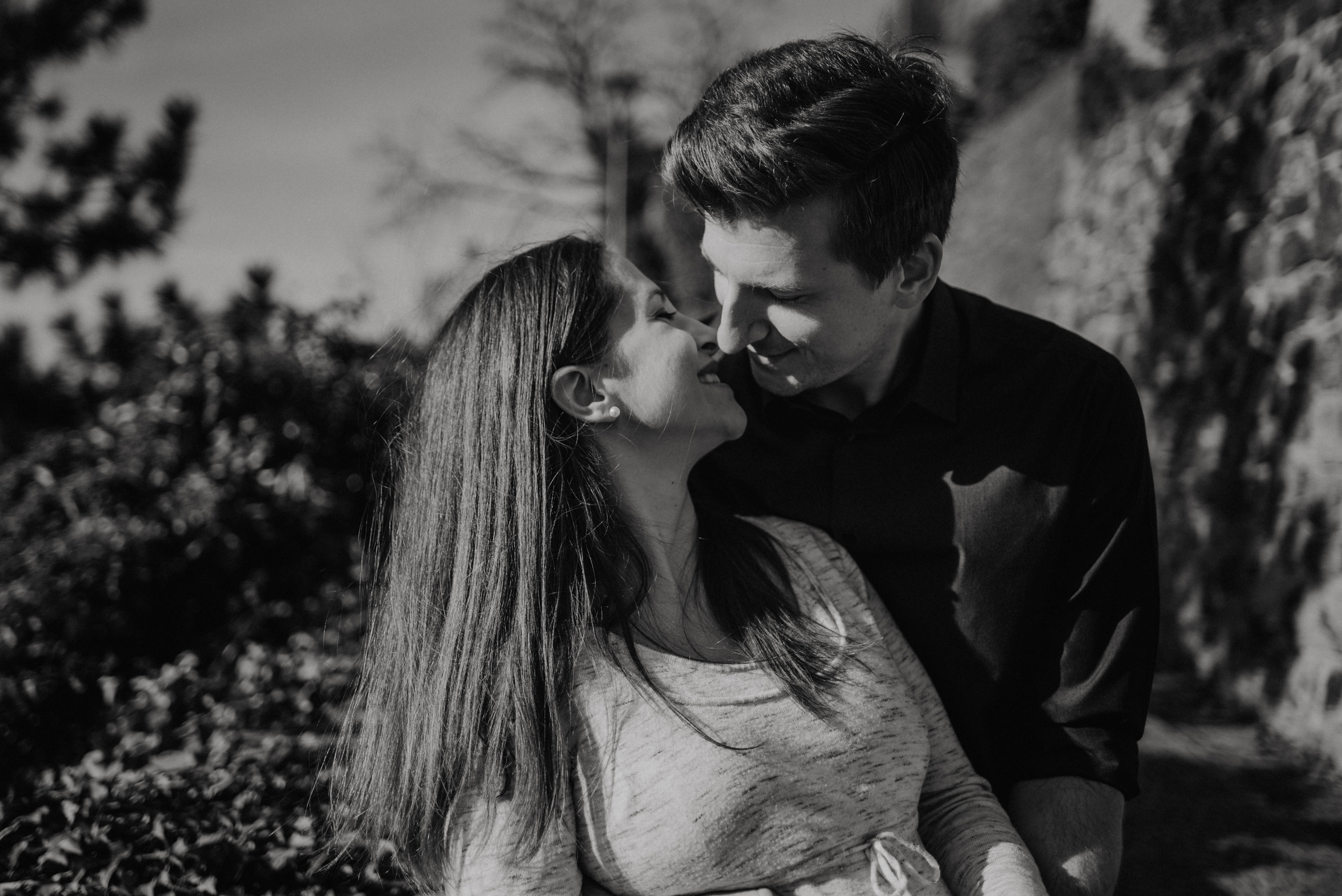 Veronika Jirková Couple in love during spring pregnancy photoshoot. Lifestyle, wedding and family photographer