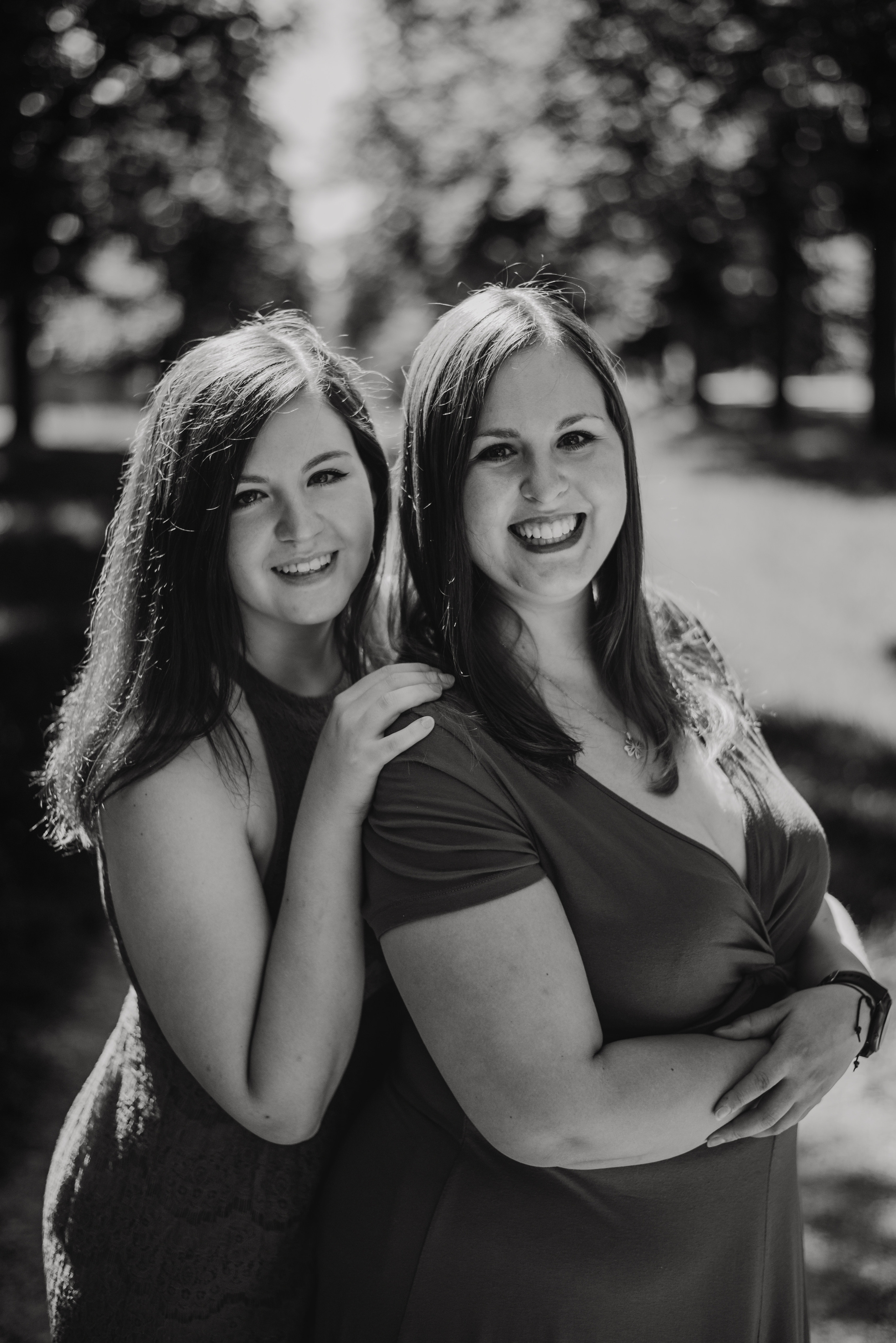 Eli, Anet and mum. Lifestyle, wedding and family photographer