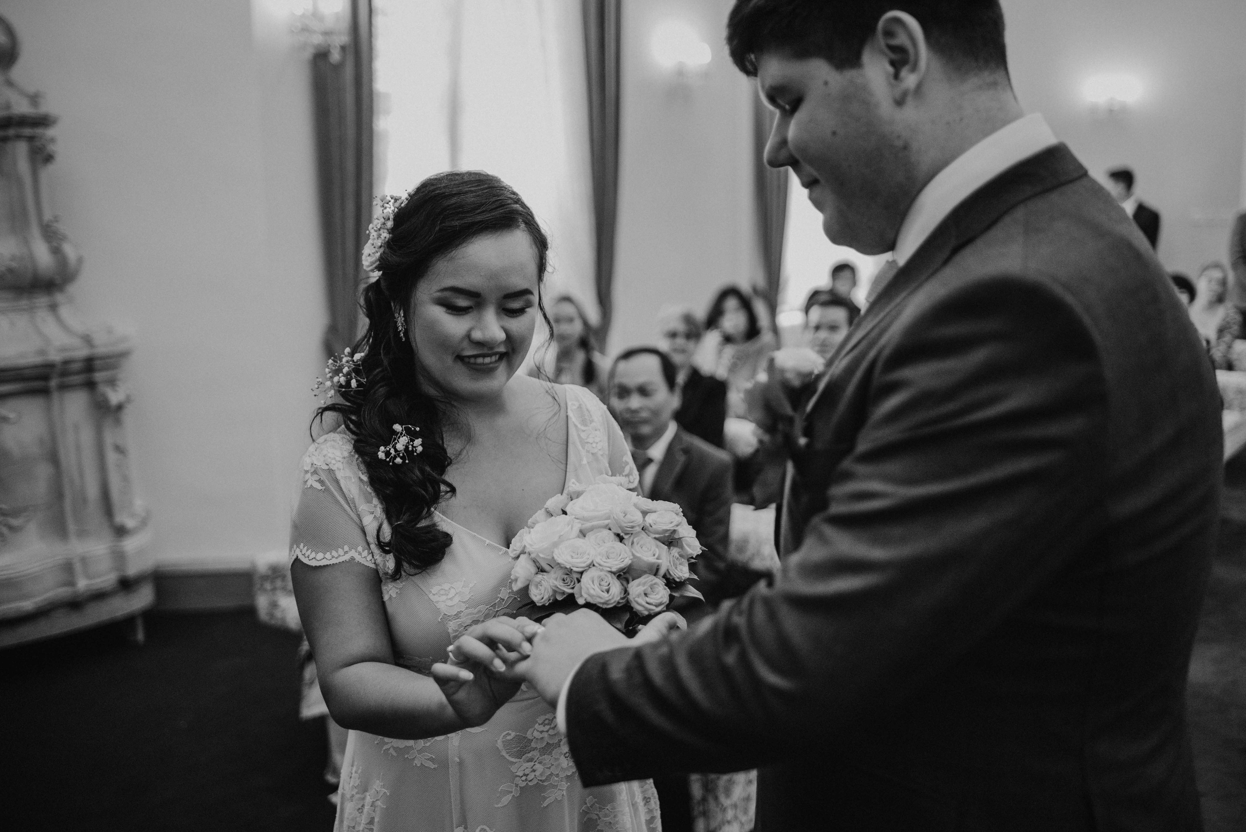 Svatba v centru Brna na Zelném trhu. Lifestyle, wedding and family photographer