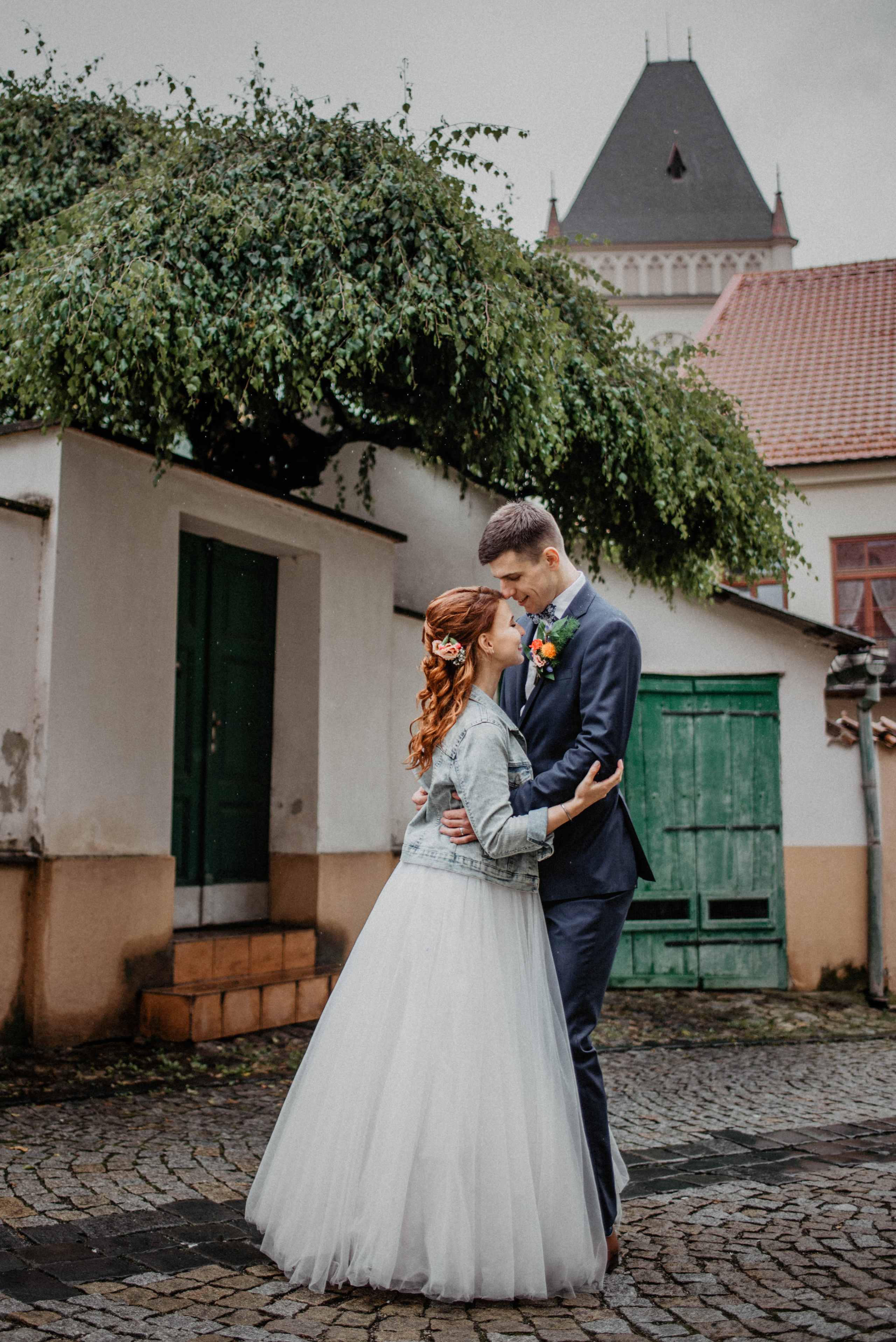 Svatba v Táboře v parku. Lifestyle, wedding and family photographer