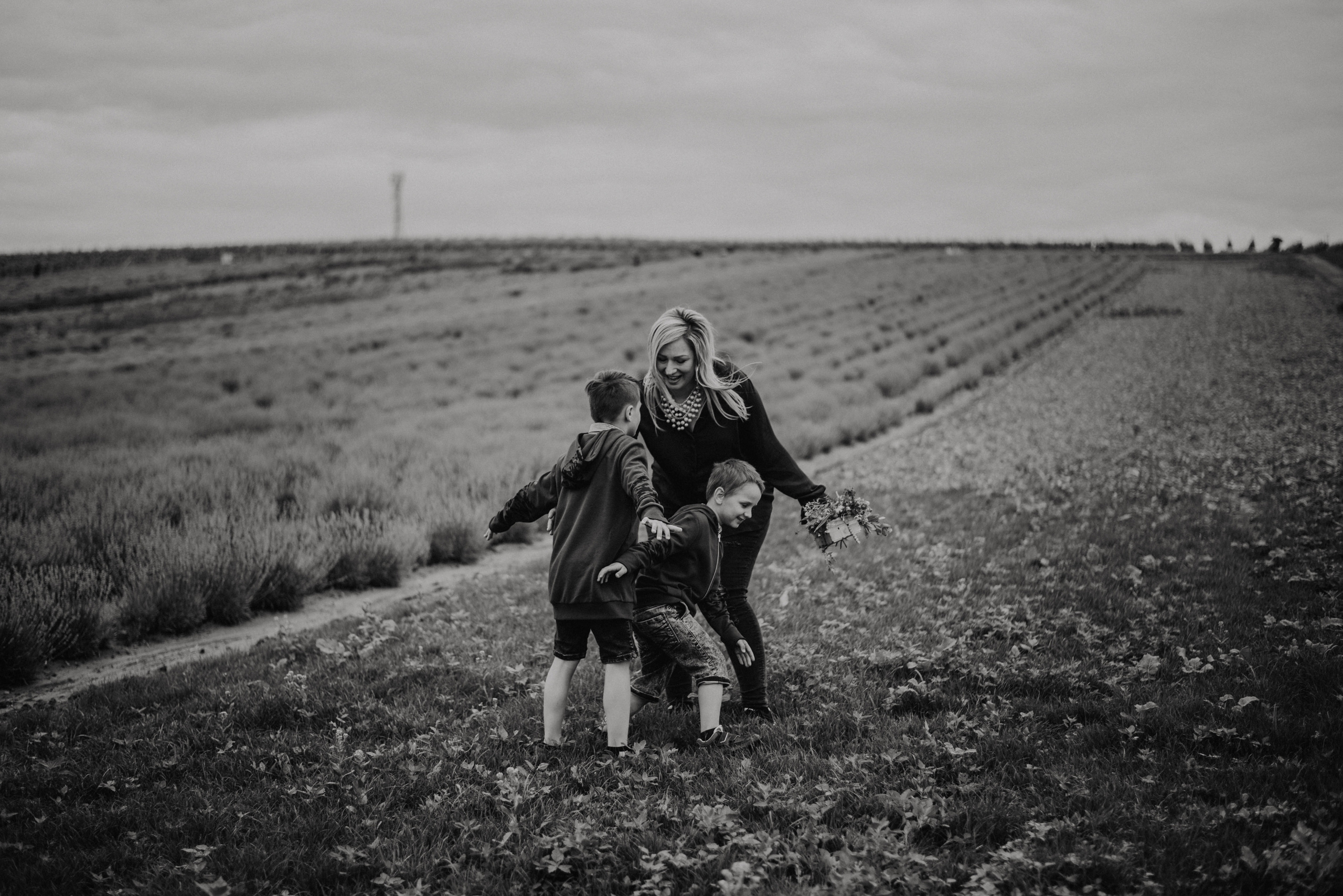 Eva, Theo, Chriss. Lifestyle, wedding and family photographer