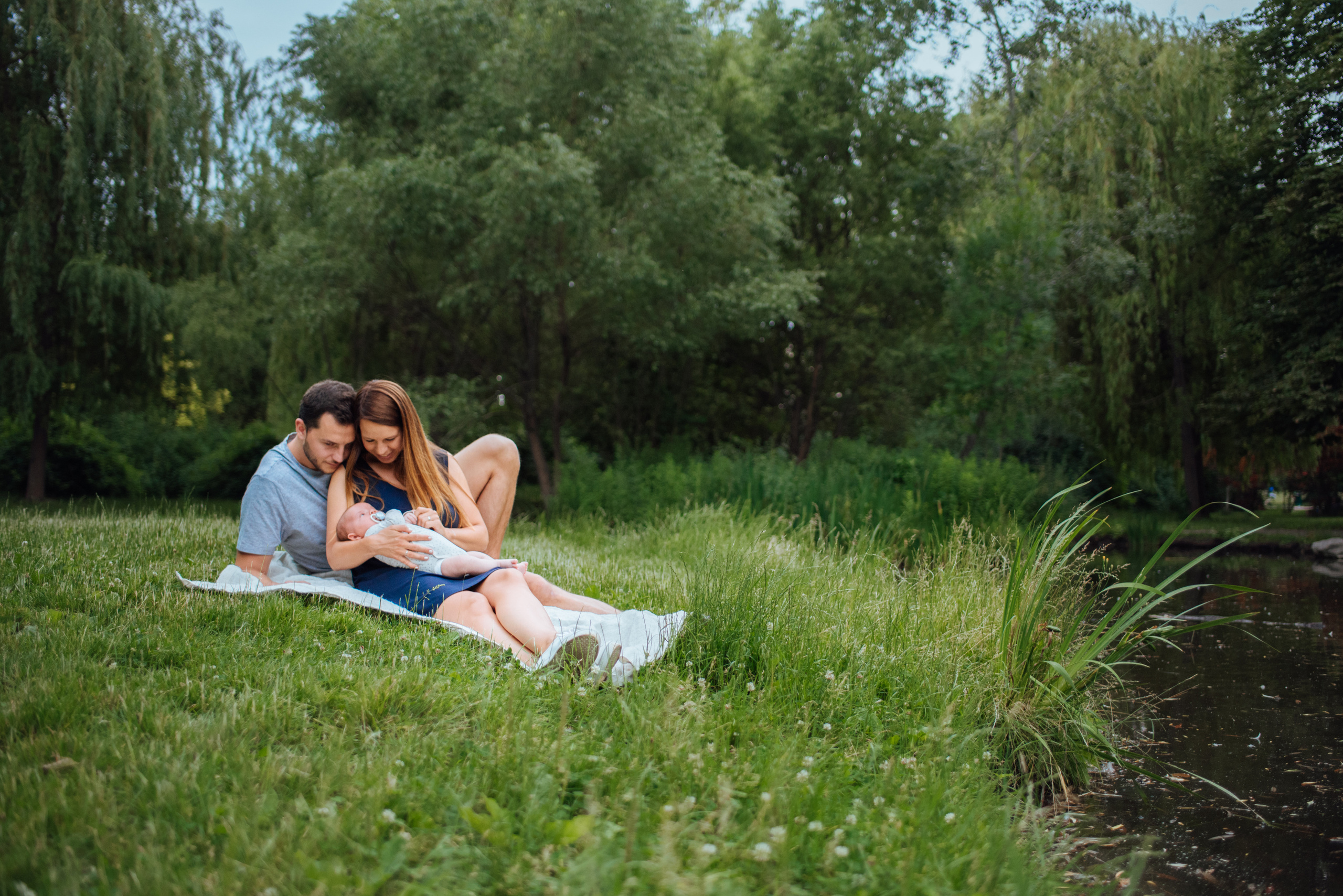 Family photoshoot. Lifestyle, wedding and family photographer