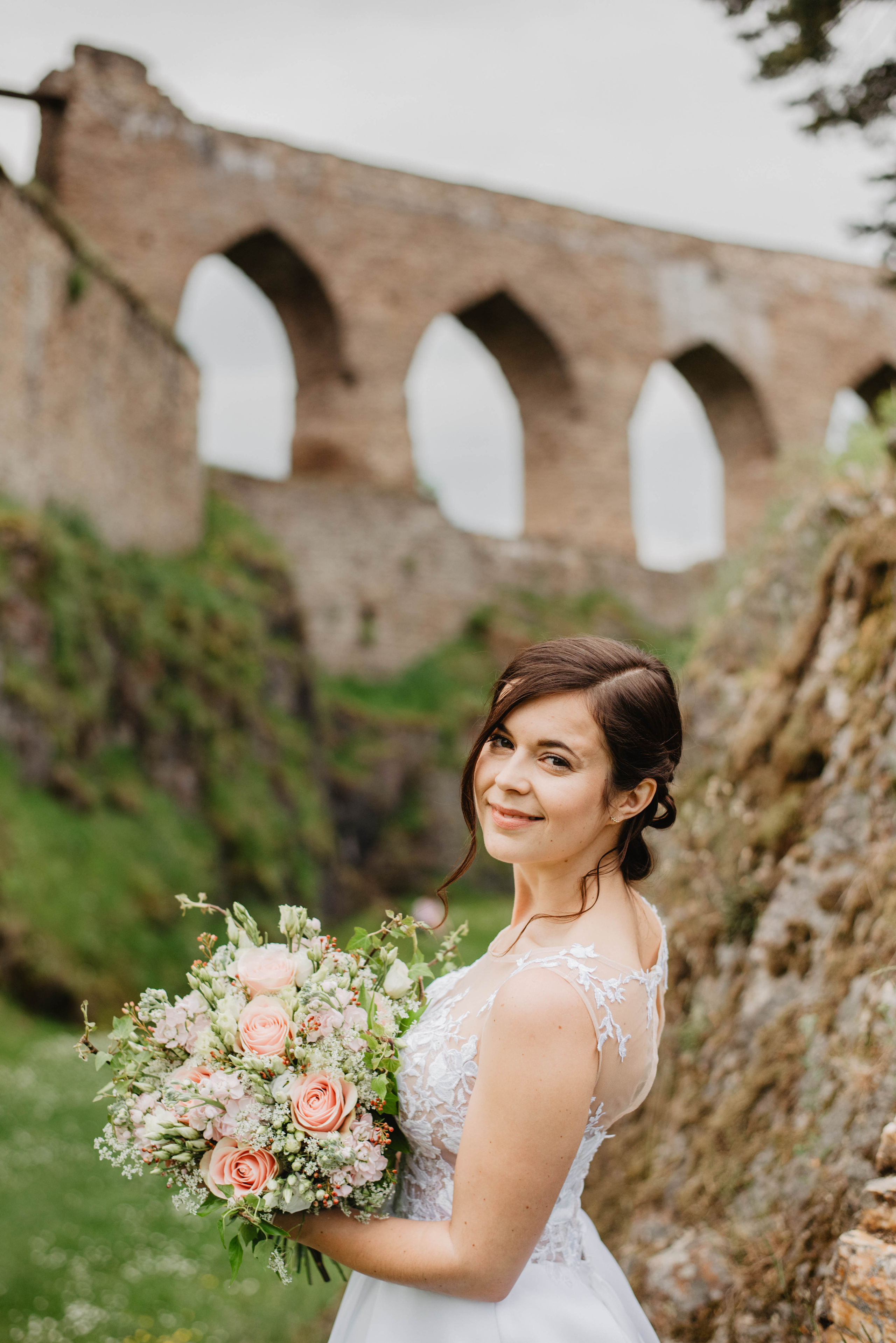 Svatba na hradě na Šumavě. Šumava. Velhartice. Lifestyle, wedding and family photographer