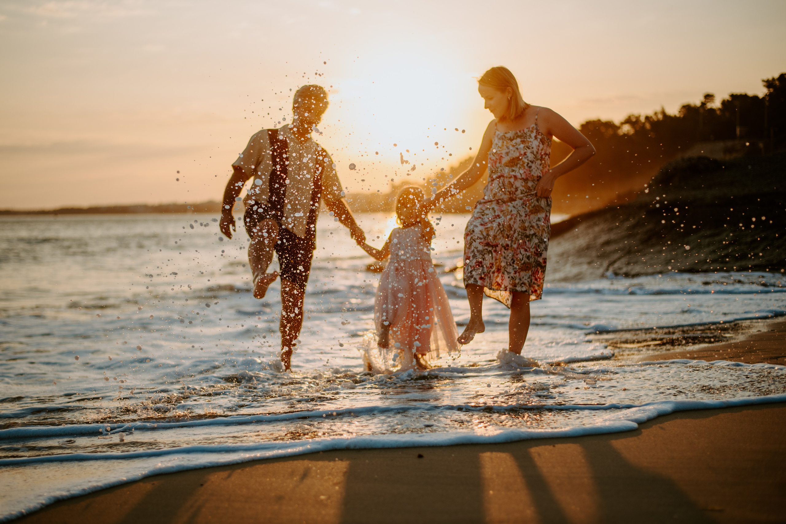 Family photoshoot. Lifestyle, wedding and family photographer