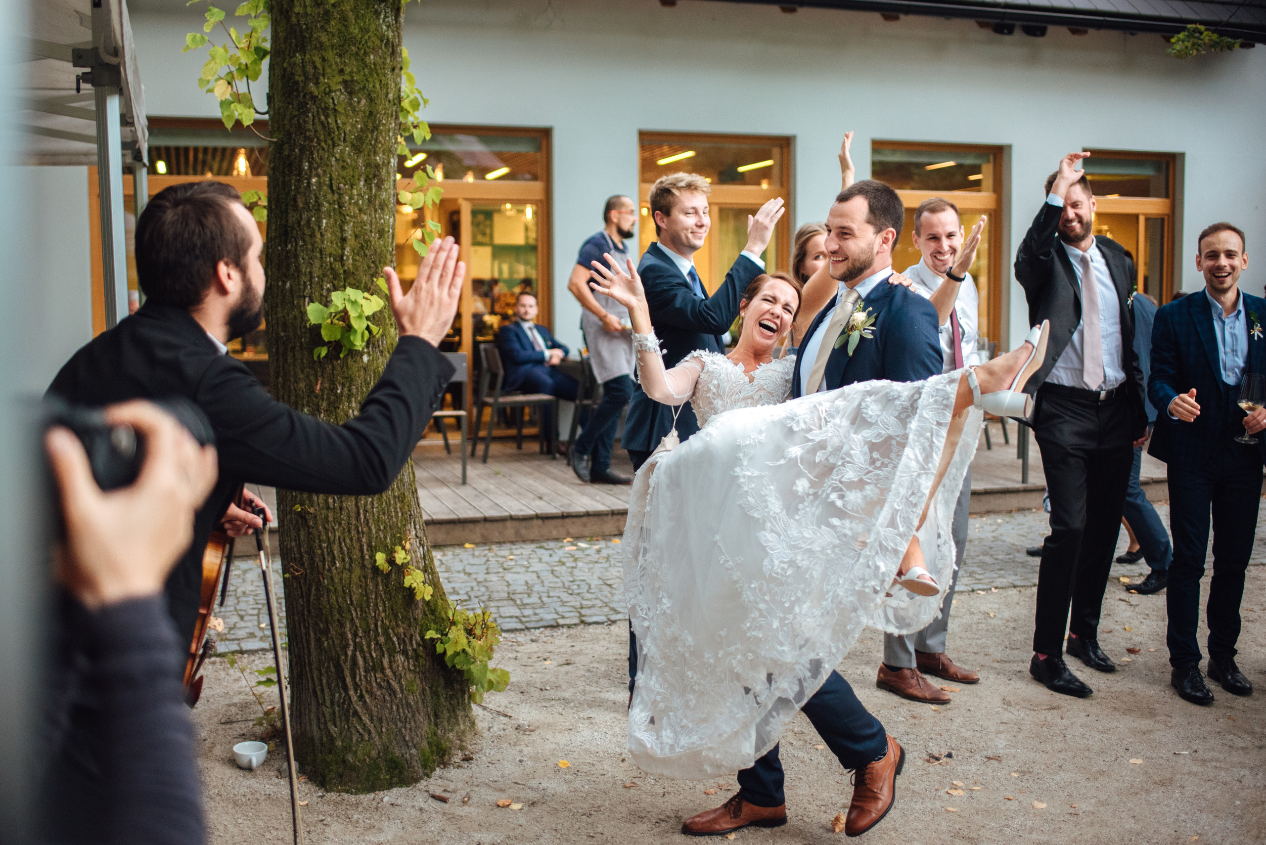 Svatba v Beskydech. Hotel Rekovice. Lifestyle, wedding and family photographer