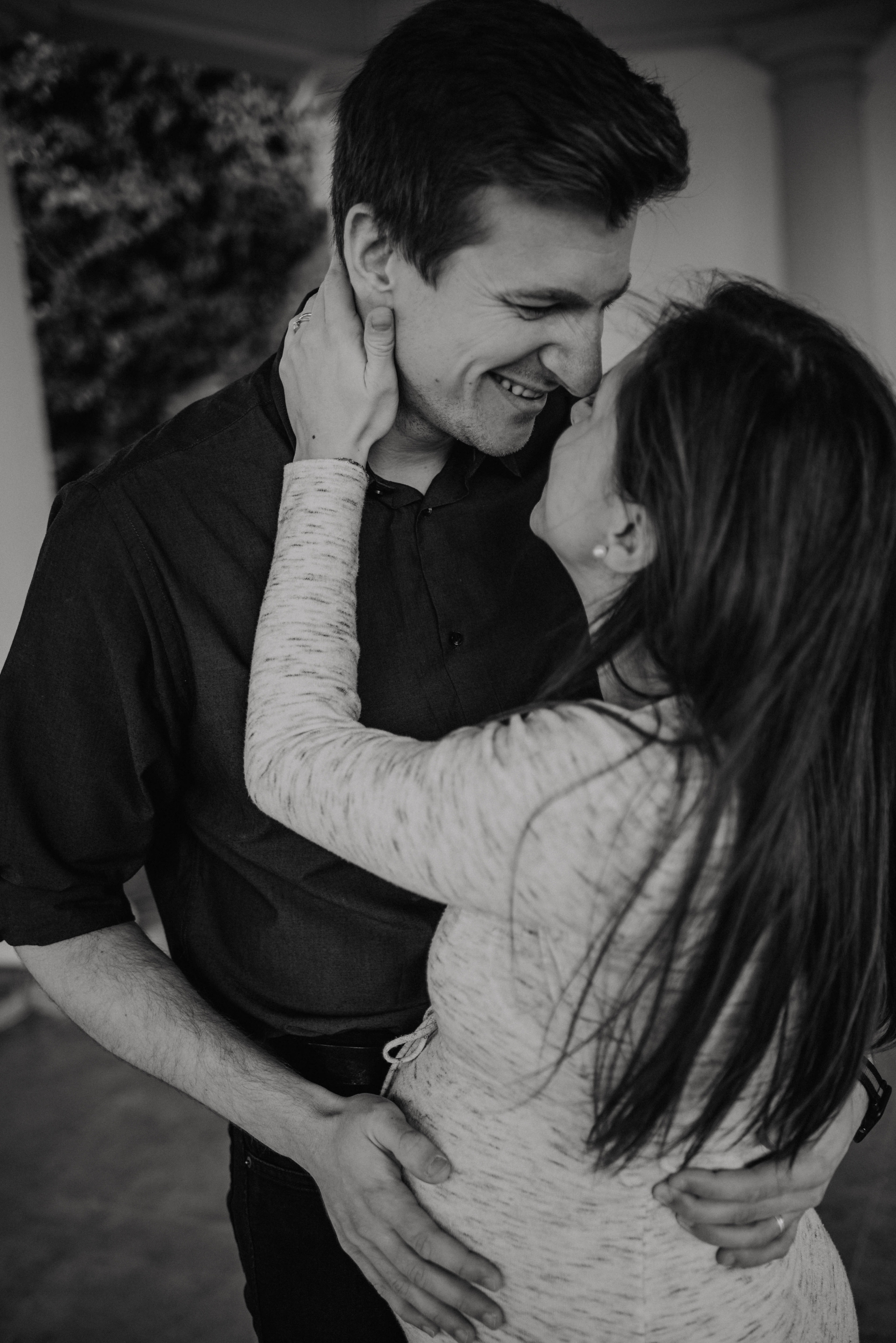 Veronika Jirková Couple in love during spring pregnancy photoshoot. Lifestyle, wedding and family photographer