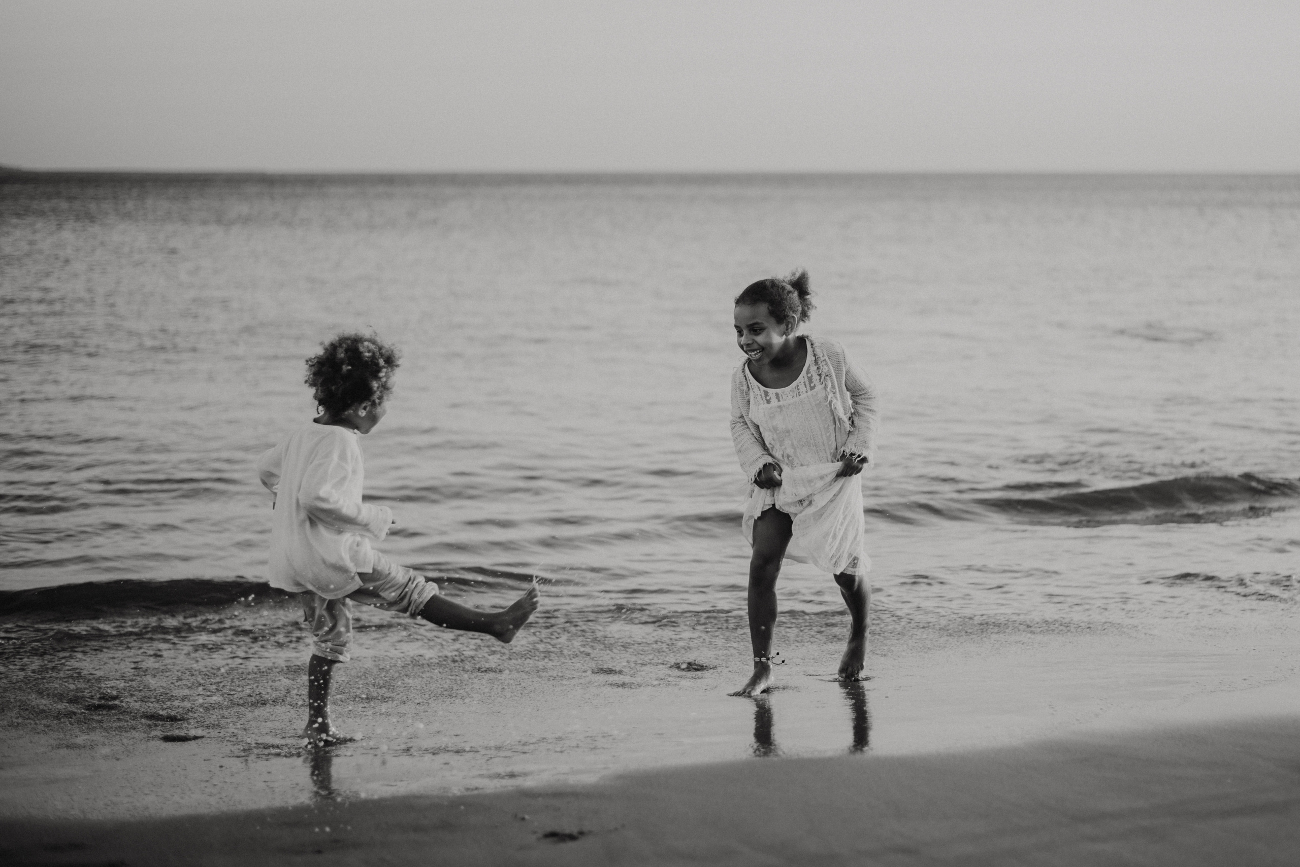 Family photographer based in Lisbon. Lifestyle, wedding and family photographer