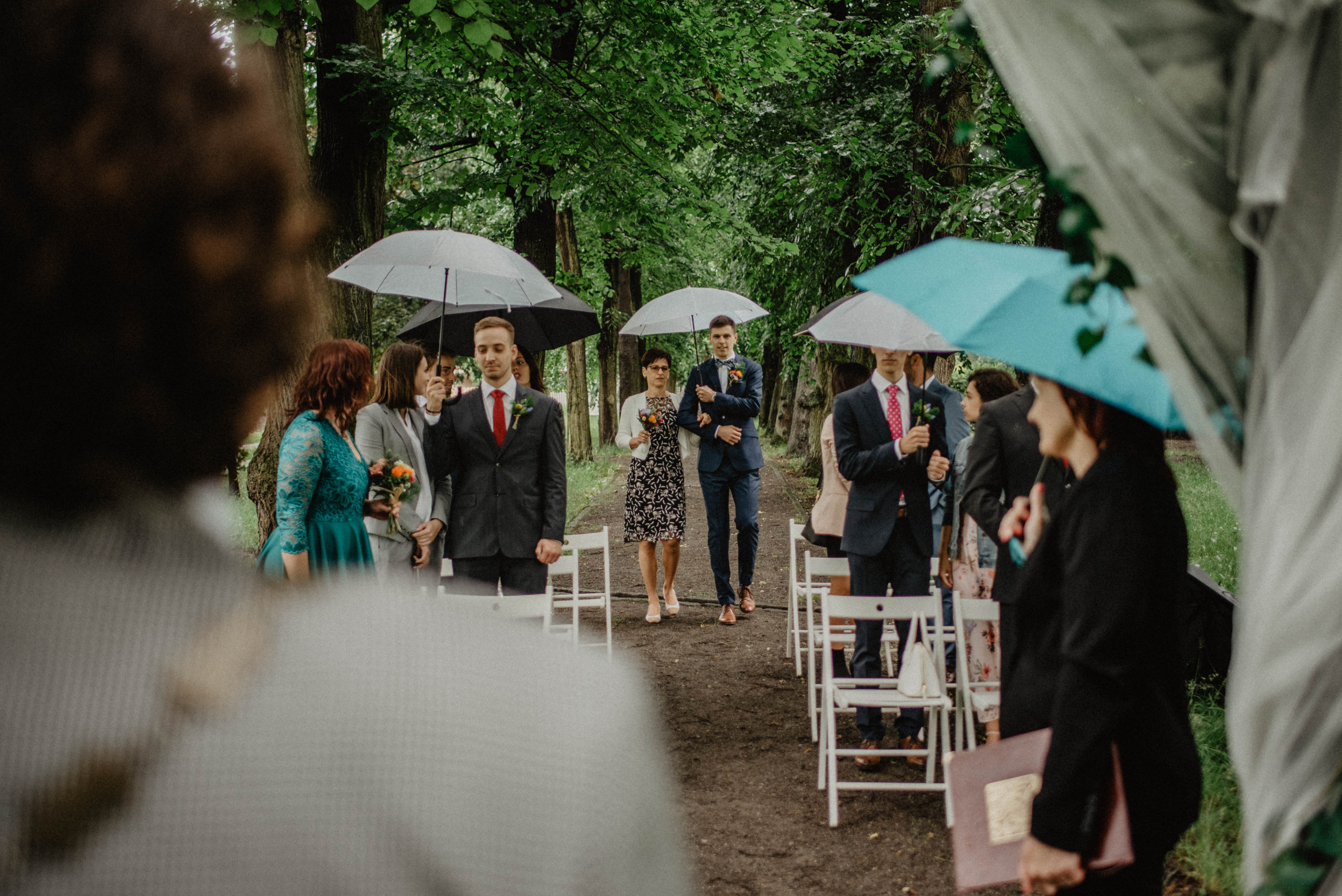 Svatba v Táboře v parku. Lifestyle, wedding and family photographer