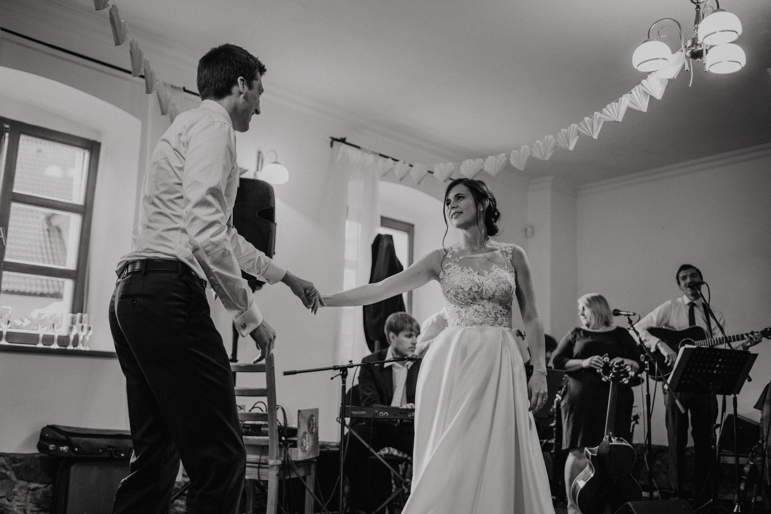 Svatba na hradě na Šumavě. Šumava. Velhartice. Lifestyle, wedding and family photographer