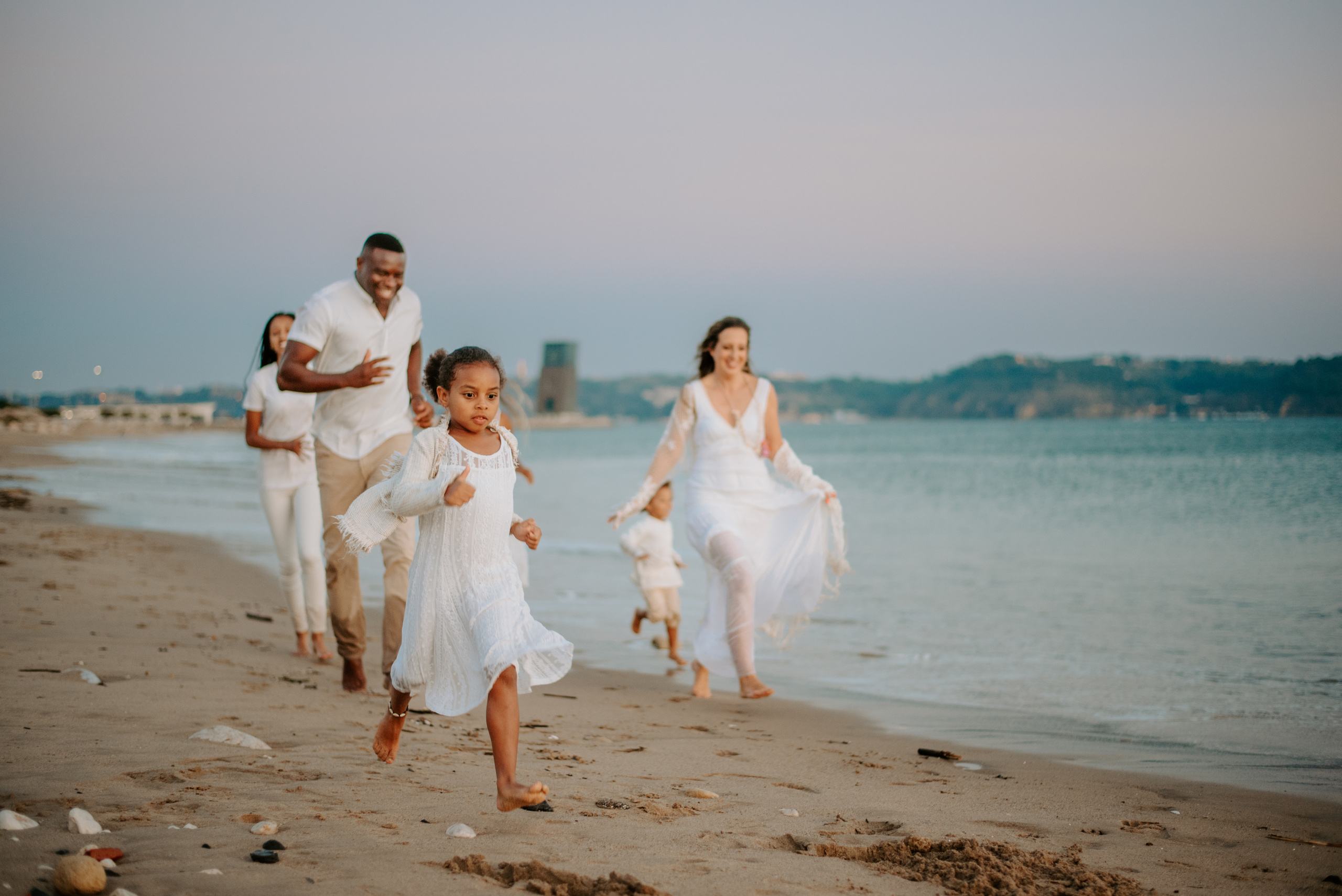 Family photographer based in Lisbon. Lifestyle, wedding and family photographer